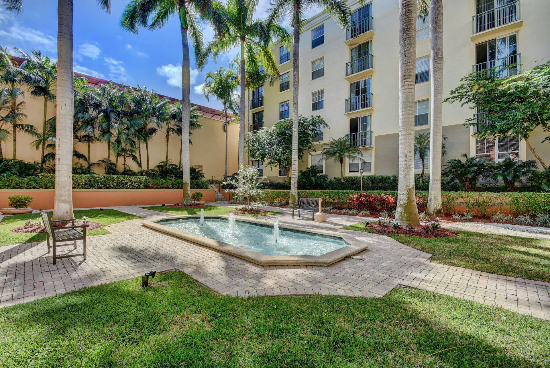 630 S SAPODILLA Avenue, #308, West Palm Beach, FL 33401 45-web-or-mls-34_untitled (34 of 39)