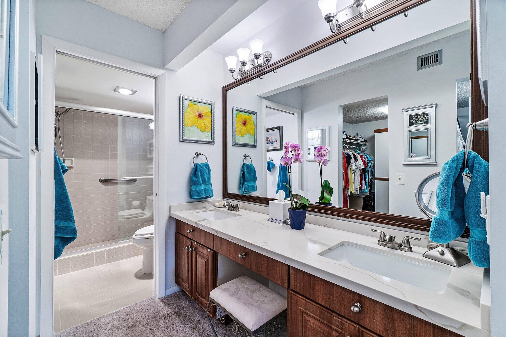 Quartz Counters in Primary Bathroom