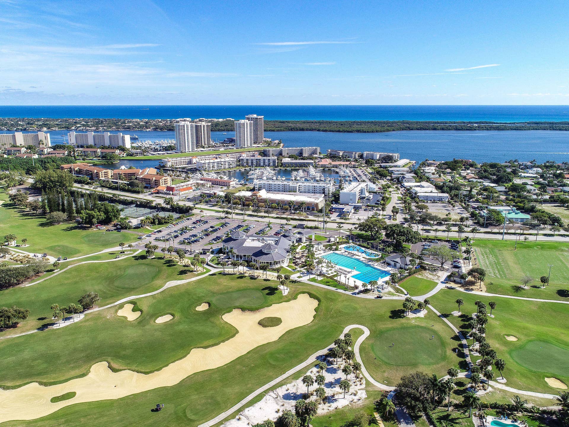 Minutes to the North Palm beach Country Club and public golf course