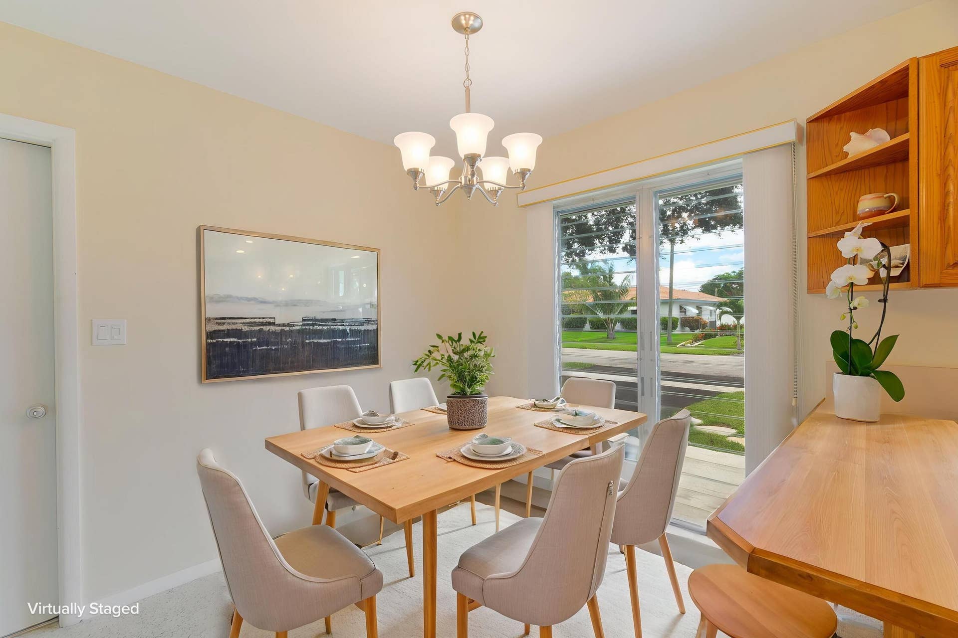 Dining Area - virtually staged