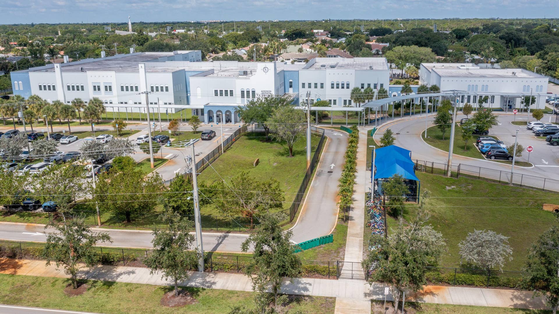 Neighborhood Addison Mizner School (K-8) 1.5 blocks away
