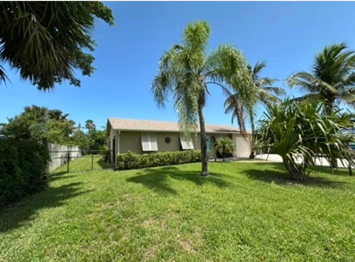 19043 SE Fearnley Drive, Tequesta, FL 33469 2