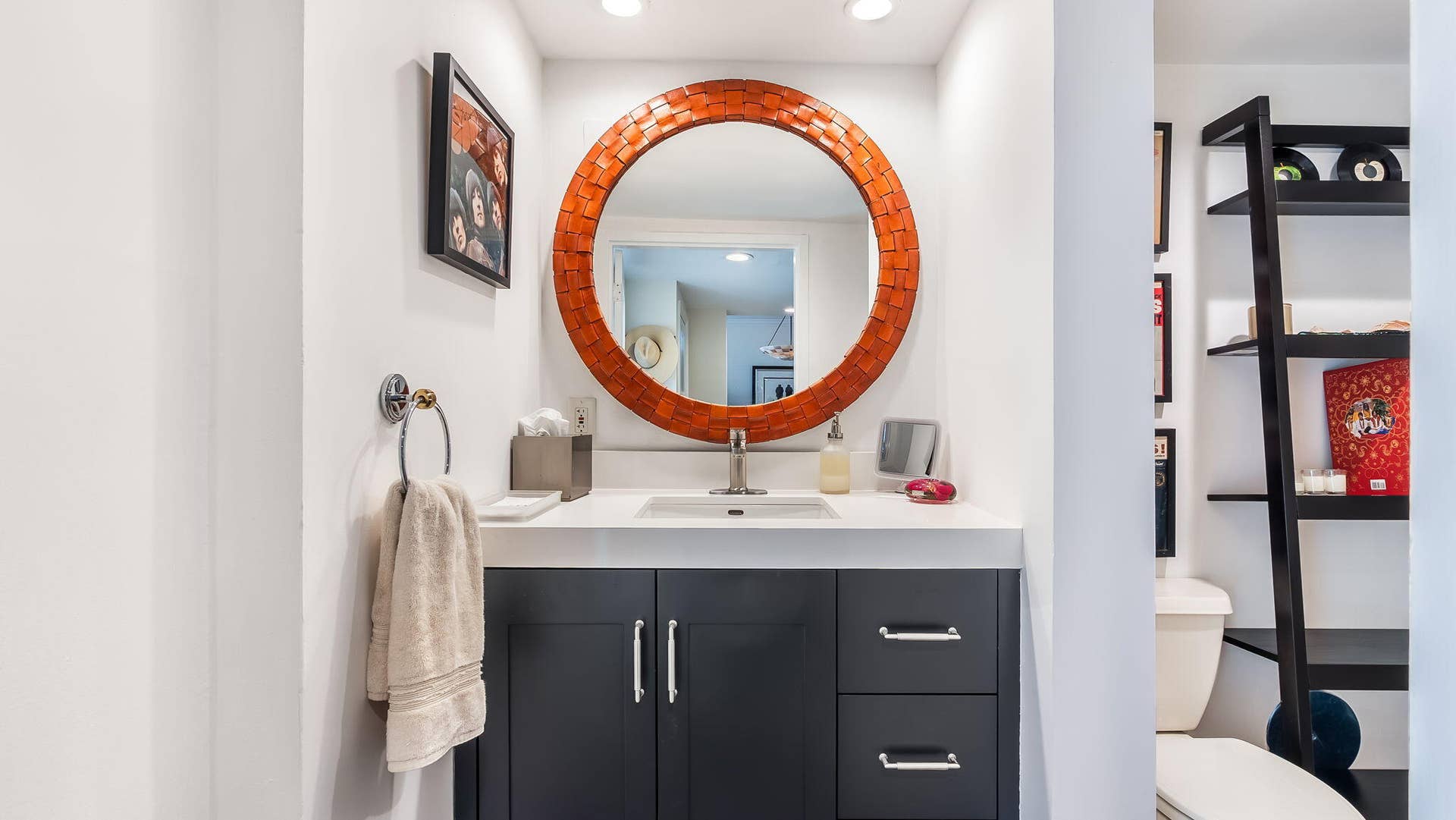 333 SUNSET Drive, #104, Fort Lauderdale, FL 33301 powder room