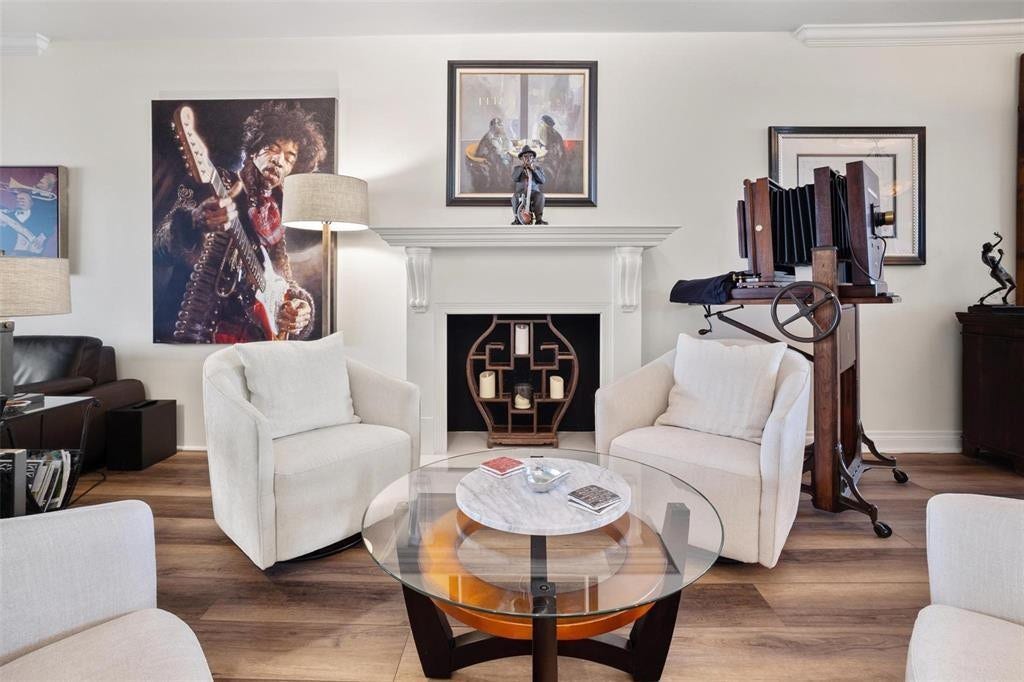 333 SUNSET Drive, #104, Fort Lauderdale, FL 33301 Sitting rm