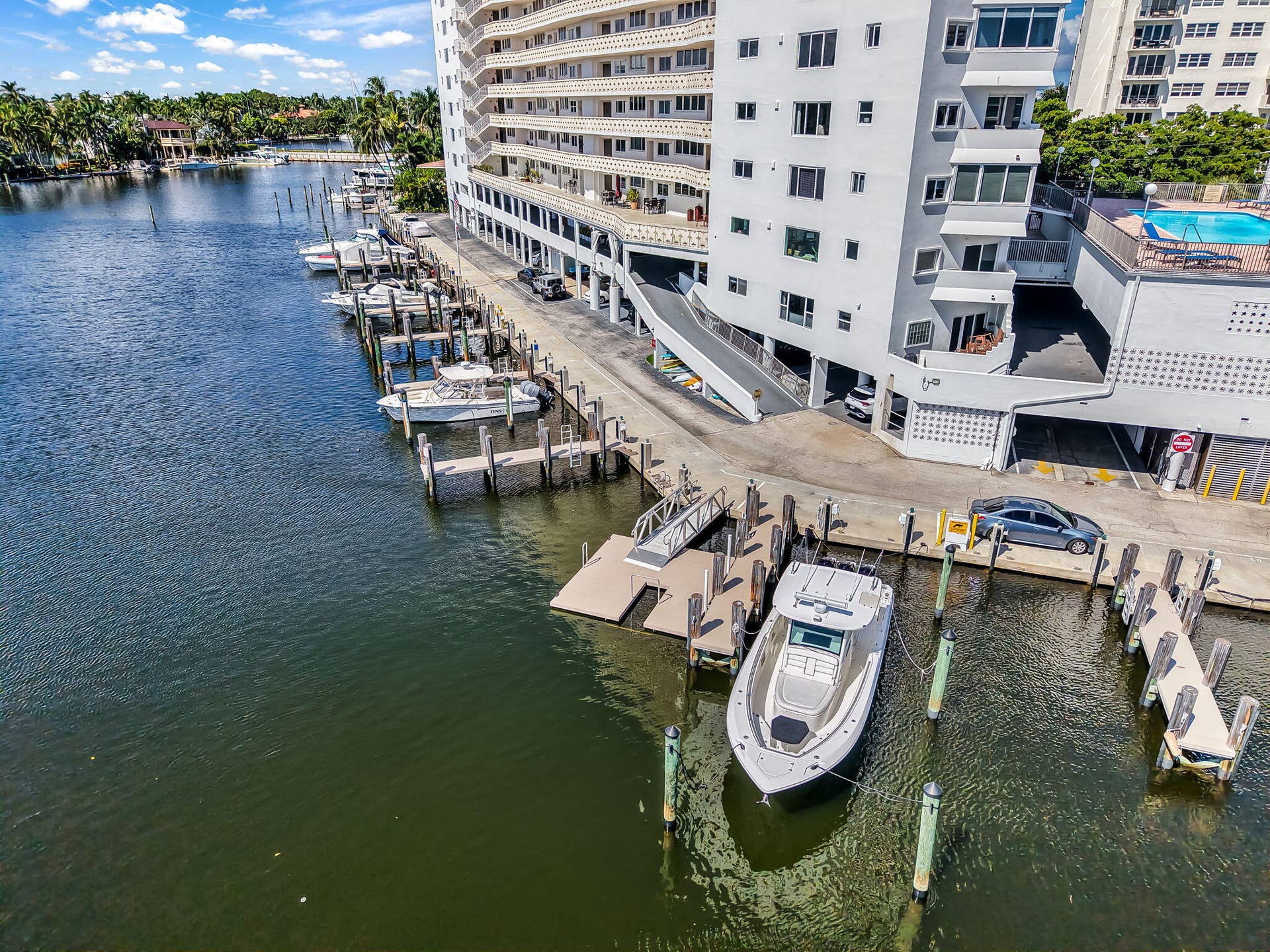 333 SUNSET Drive, #104, Fort Lauderdale, FL 33301 7 slips currently available for rent from the association $16/ft/mo