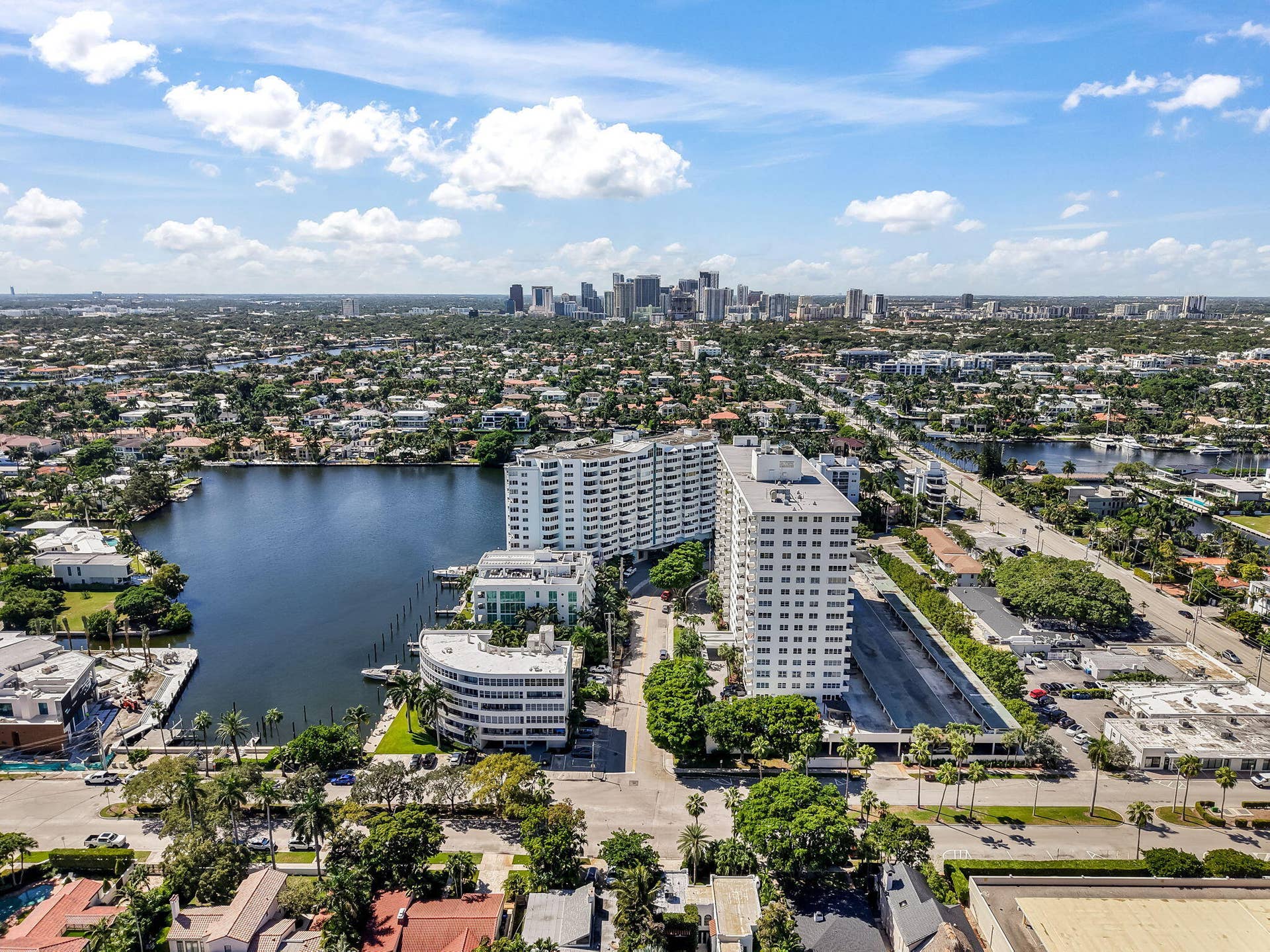333 SUNSET Drive, #104, Fort Lauderdale, FL 33301 22-web-or-mls-DJI_20261016021631_0642_D