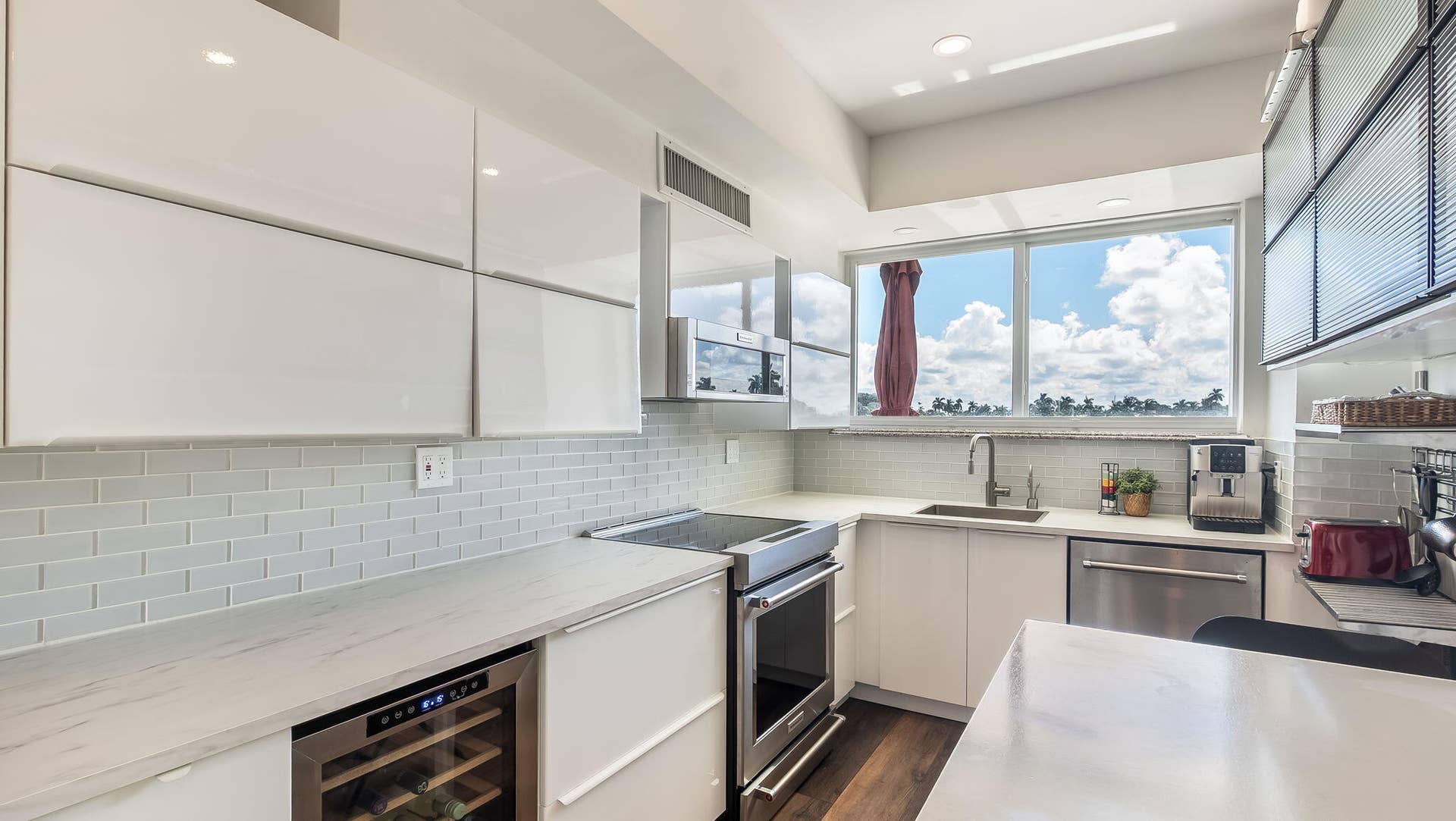 333 SUNSET Drive, #104, Fort Lauderdale, FL 33301 40-web-or-mls-DSC01924