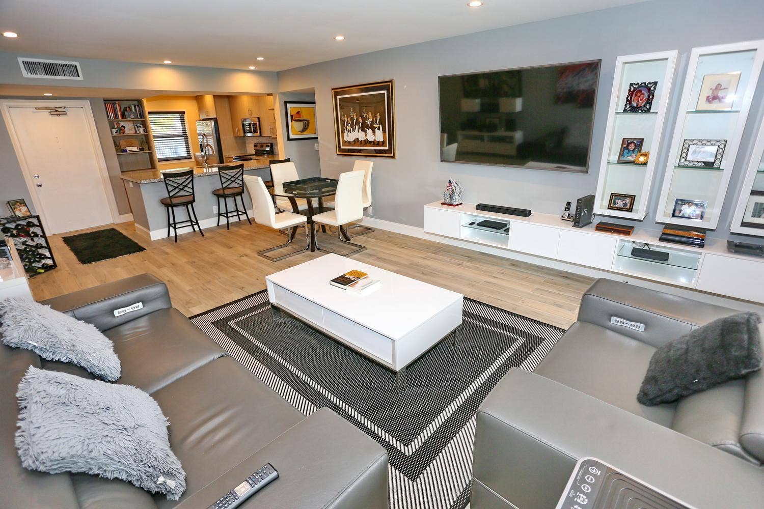 015-010-Living Room-1500x1000