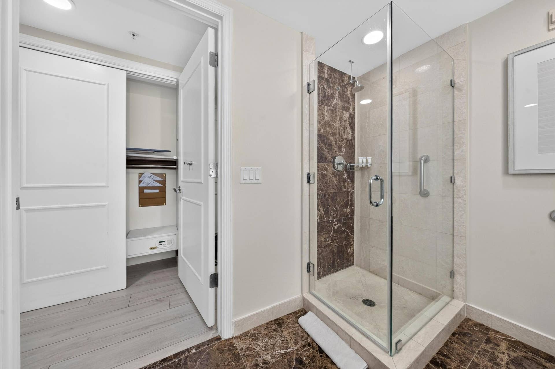 505 N FORT LAUDERDALE BEACH Boulevard, #1112, Fort Lauderdale, FL 33304 017-020-Bathroom-4000x2664
