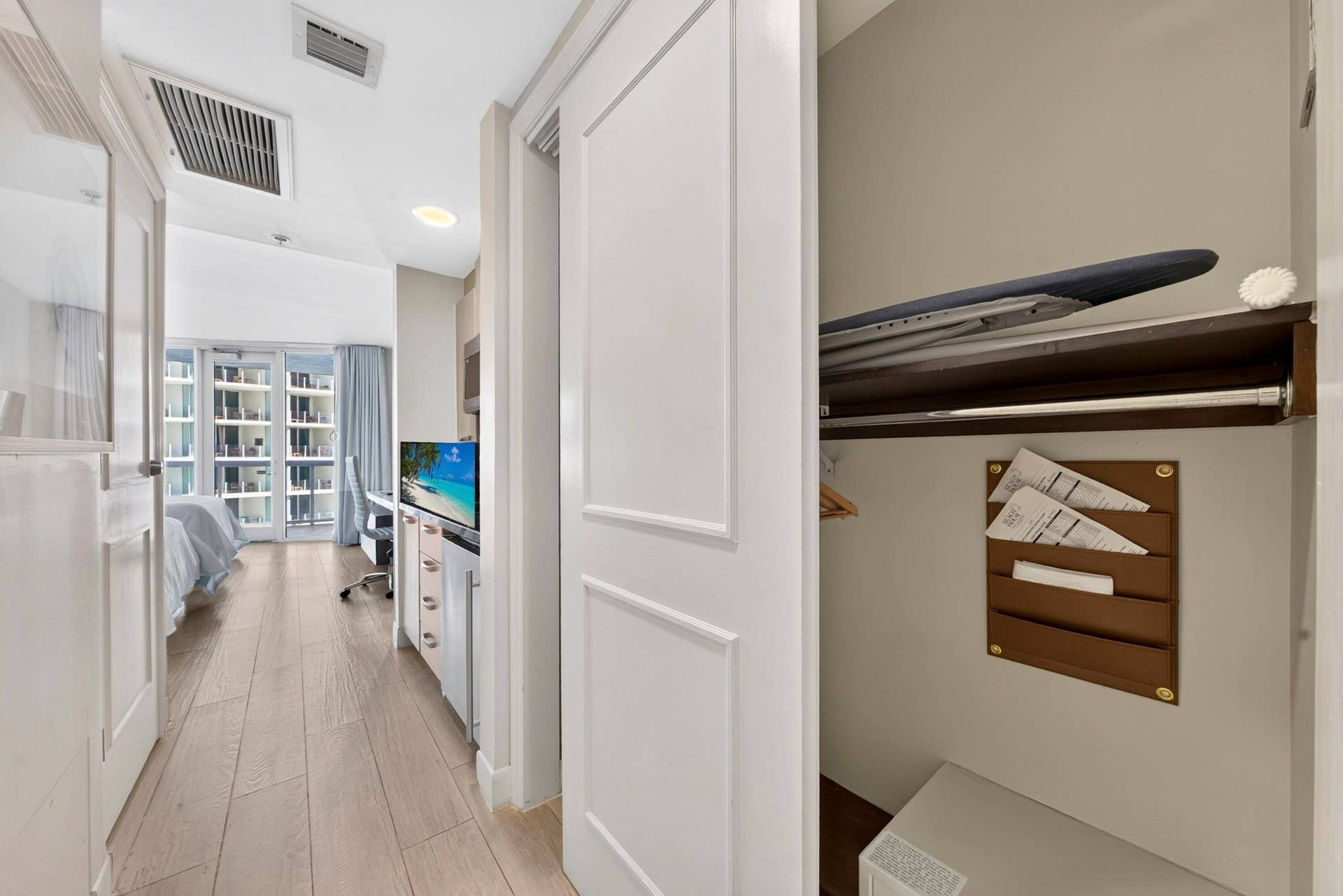 505 N FORT LAUDERDALE BEACH Boulevard, #1112, Fort Lauderdale, FL 33304 013-015-Closet-4000x2668