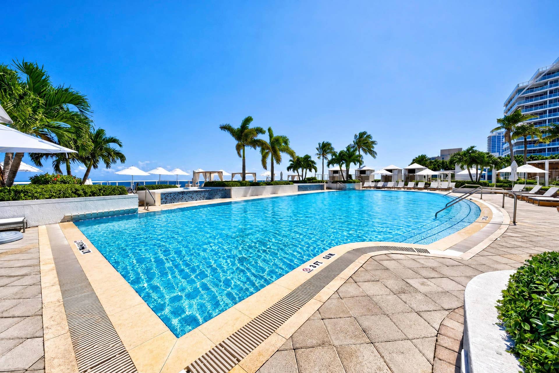 505 N FORT LAUDERDALE BEACH Boulevard, #1112, Fort Lauderdale, FL 33304 026-027-Pool-4000x2675