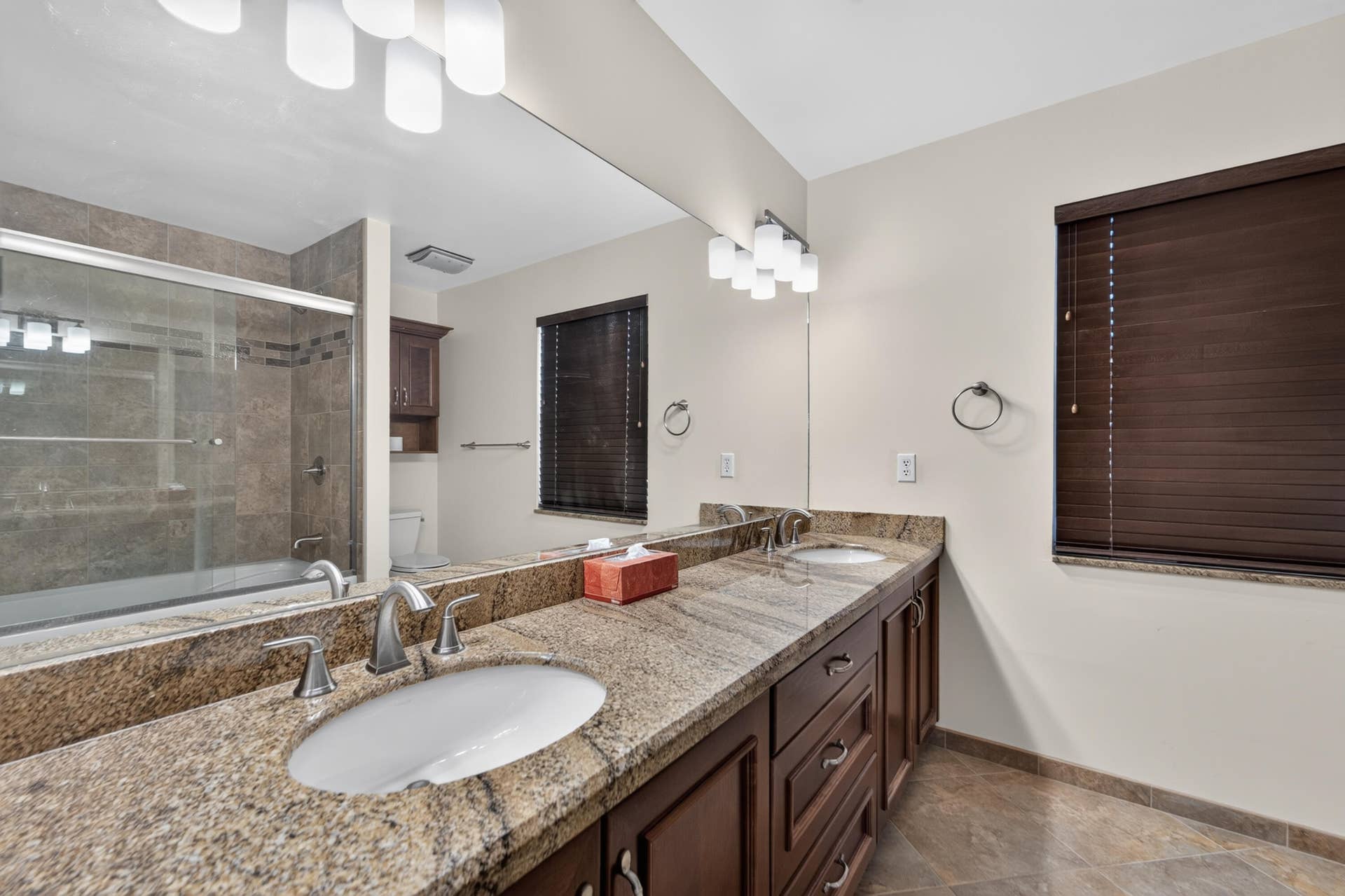 Second full bathroom, upstairs