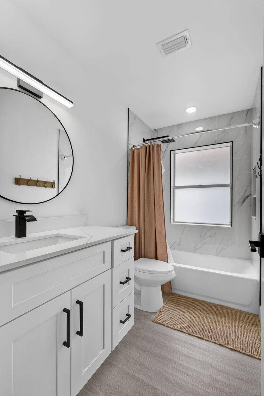 1043 Aspri Way, Riviera Beach, FL 33418 Guest Bathroom