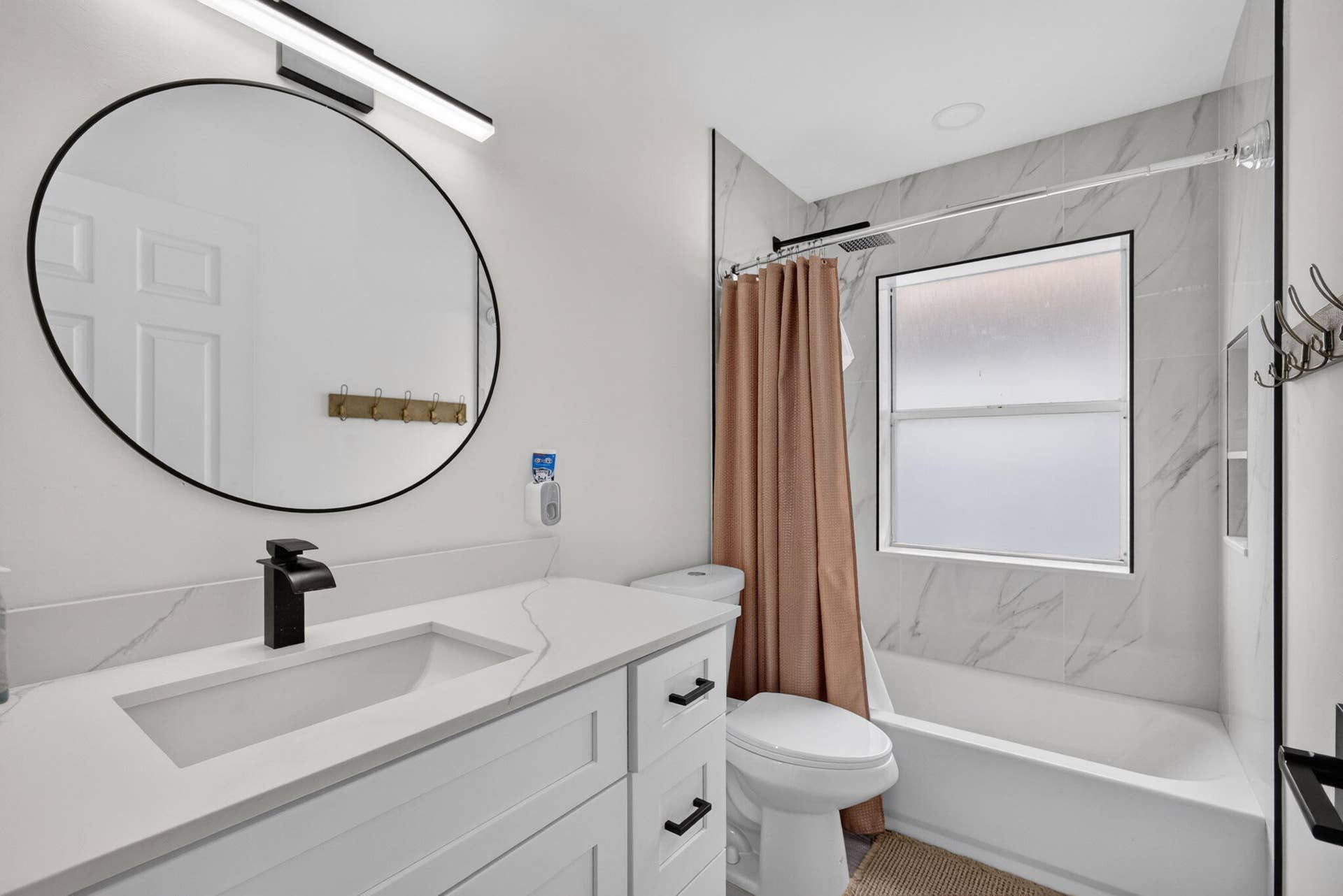 1043 Aspri Way, Riviera Beach, FL 33418 Guest Bathroom