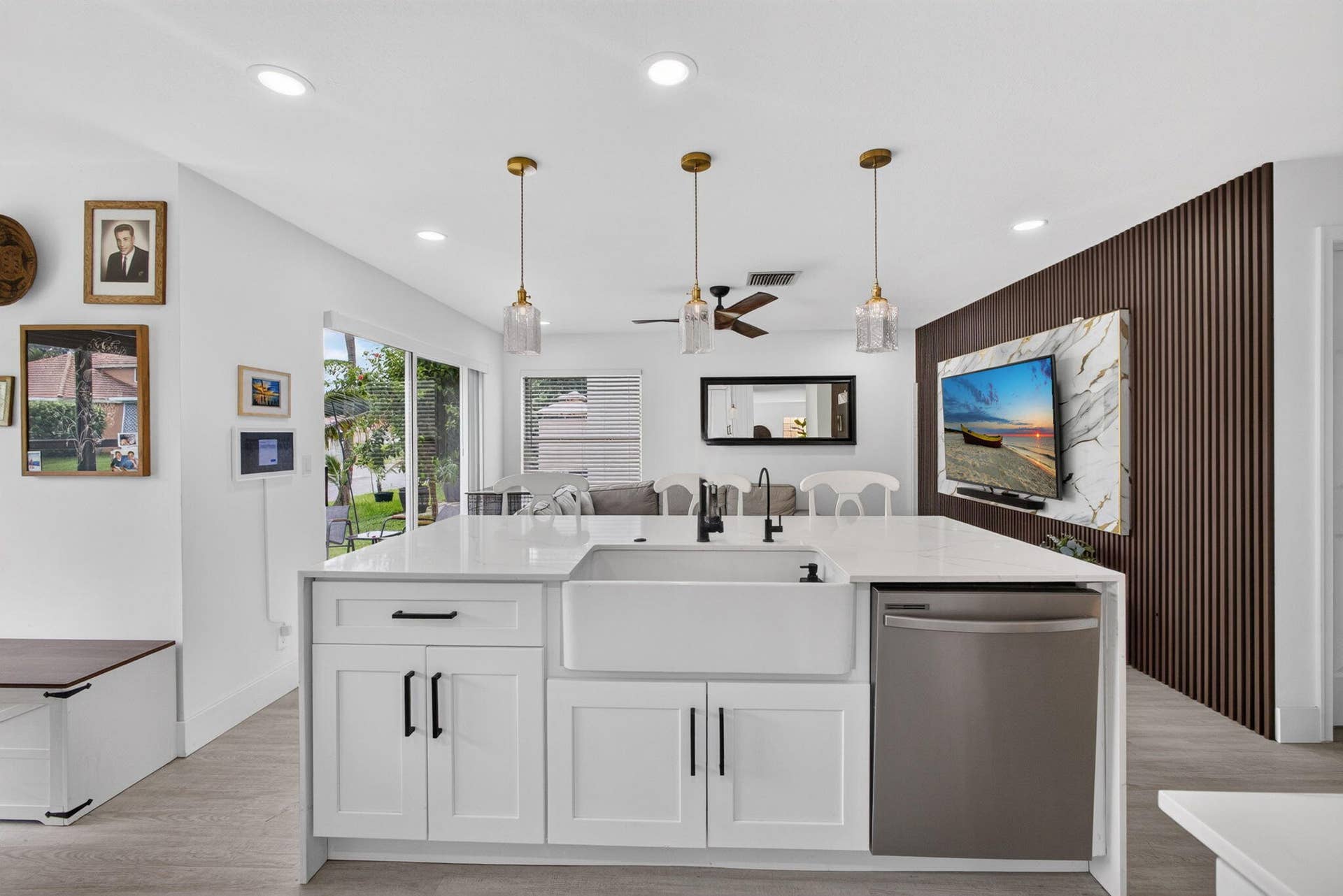 1043 Aspri Way, Riviera Beach, FL 33418 Kitchen