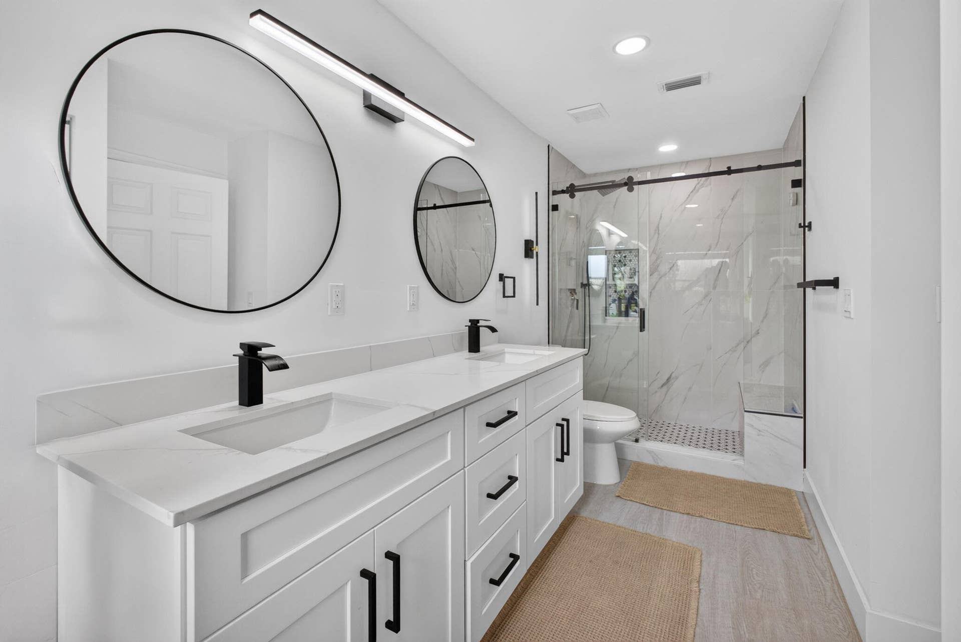 1043 Aspri Way, Riviera Beach, FL 33418 Main Bathroom