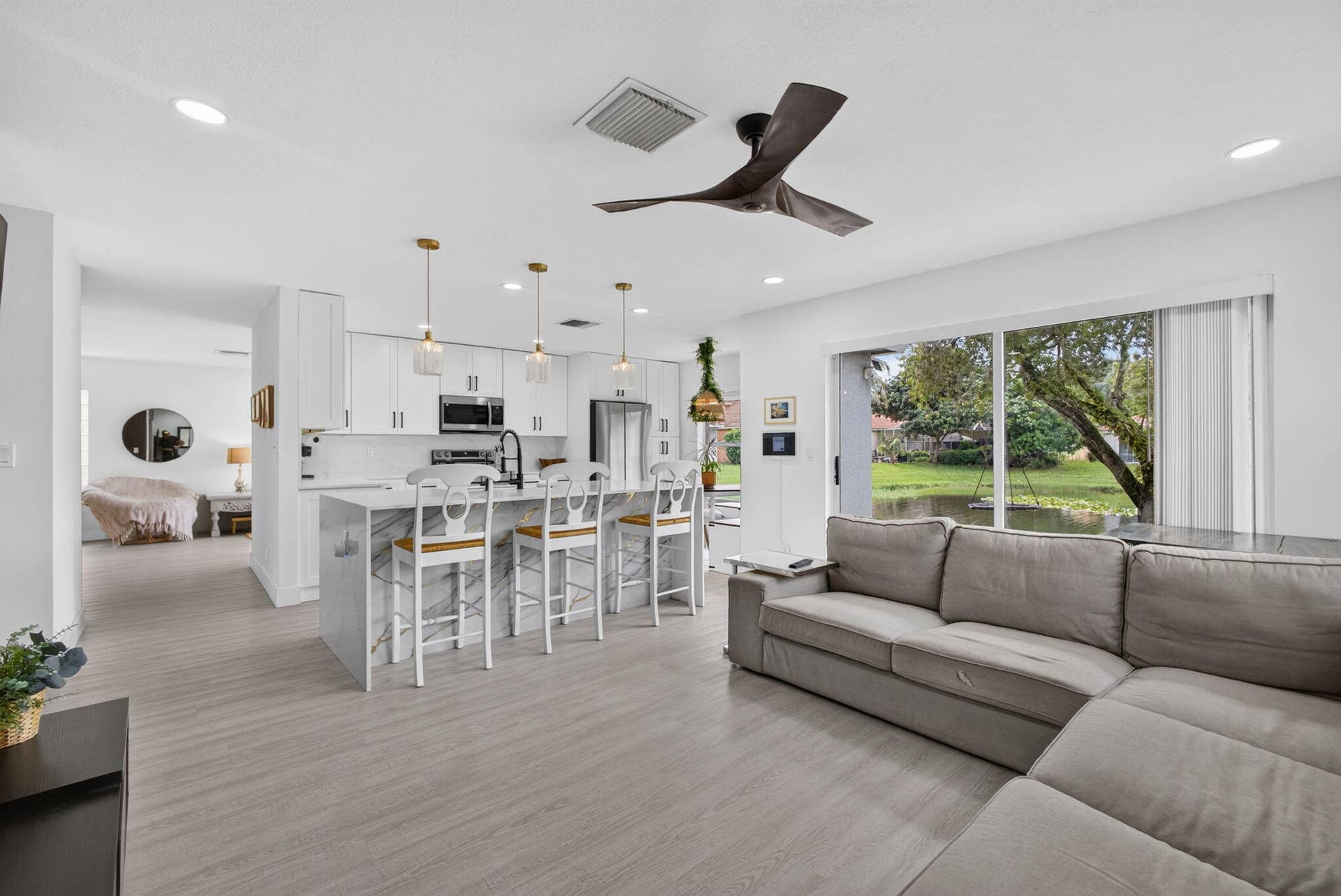 1043 Aspri Way, Riviera Beach, FL 33418 Living Room