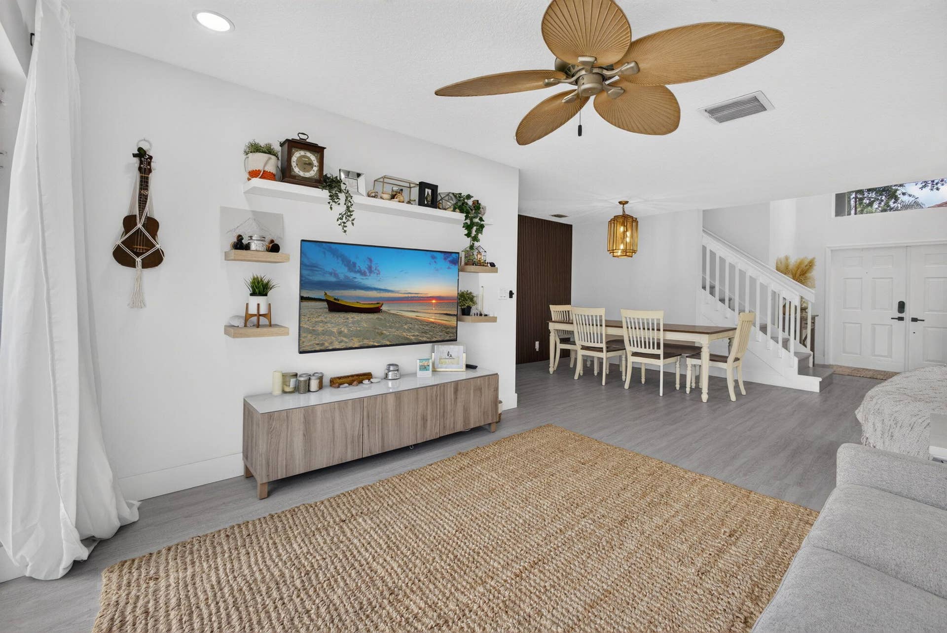 1043 Aspri Way, Riviera Beach, FL 33418 Living Room
