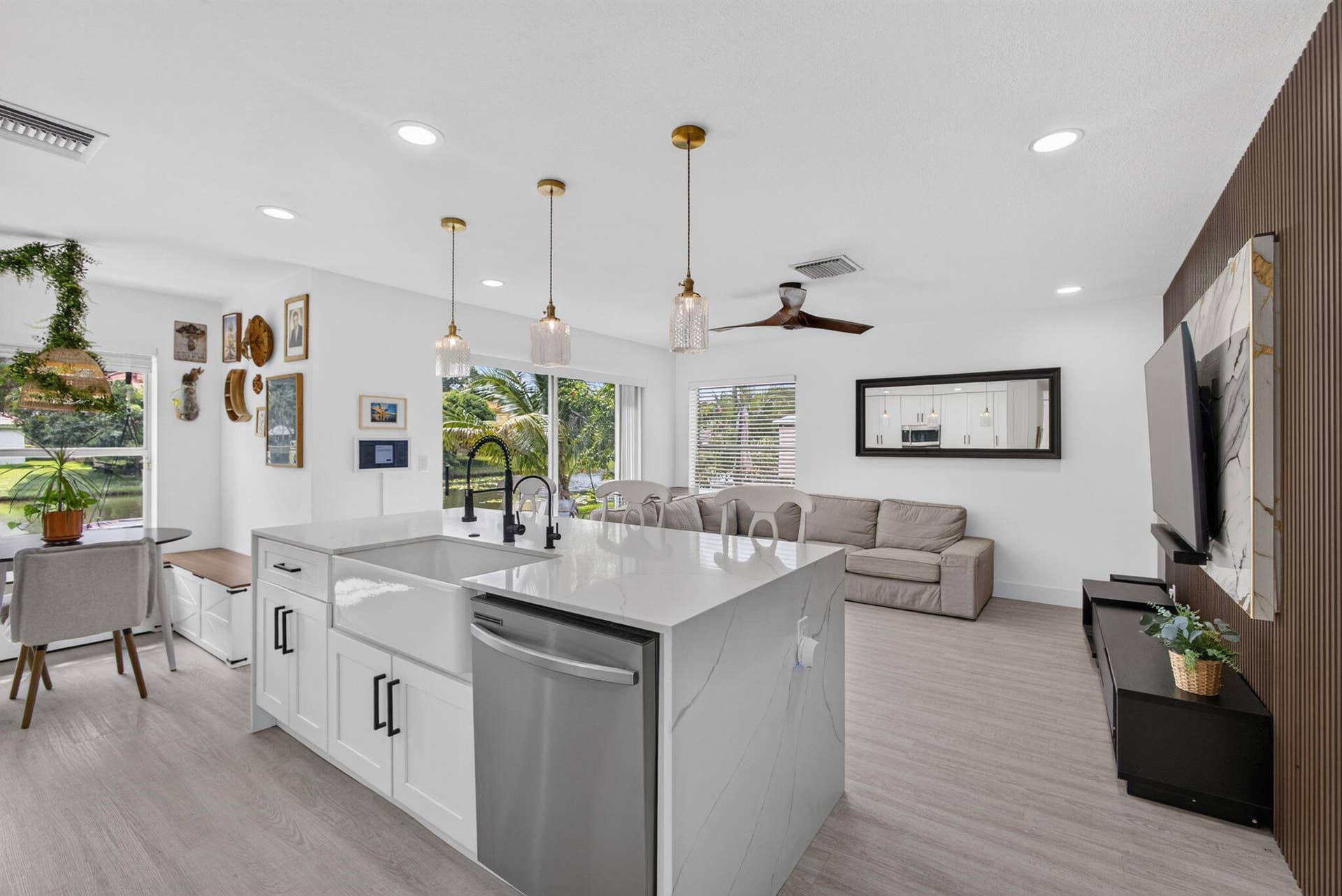 1043 Aspri Way, Riviera Beach, FL 33418 Kitchen