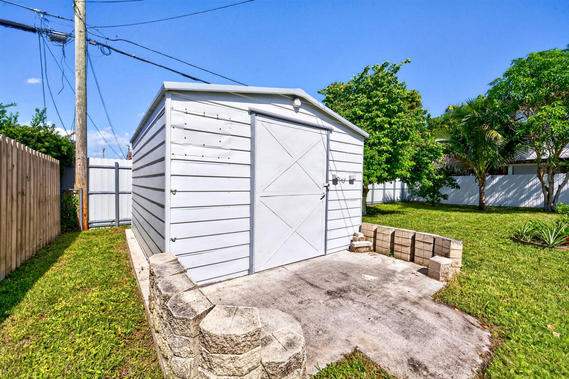 4821 SW 18TH Street, Fort Lauderdale, FL 33317 Shed