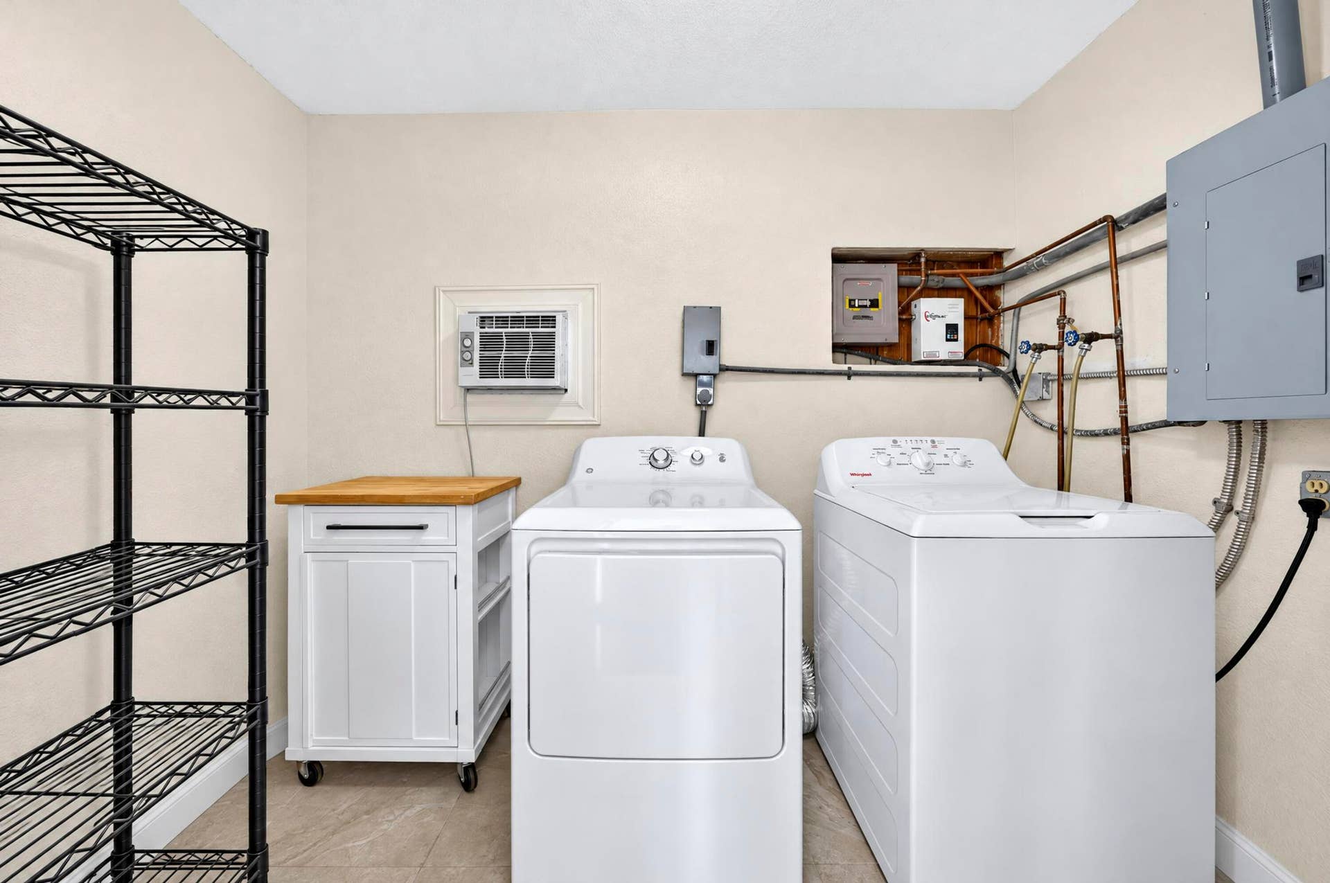 4821 SW 18TH Street, Fort Lauderdale, FL 33317 Separate Laundry/Utility Closet
