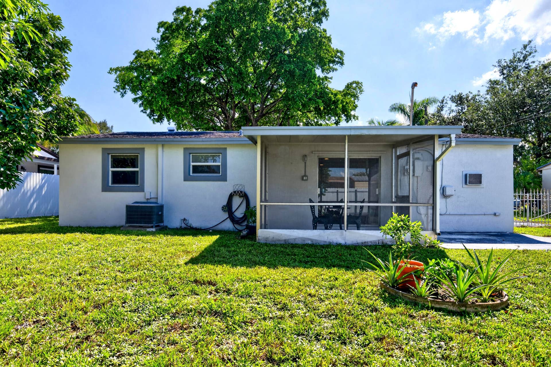 4821 SW 18TH Street, Fort Lauderdale, FL 33317 Back