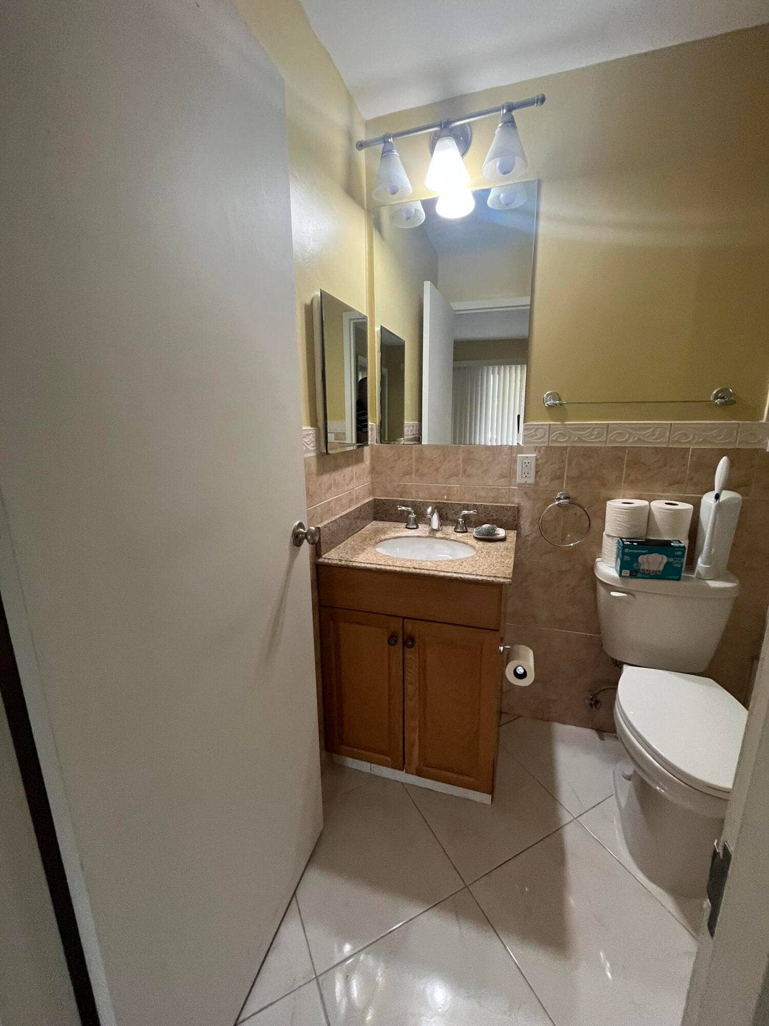 278 SEVILLE L, Delray Beach, FL 33446 primary bathroom