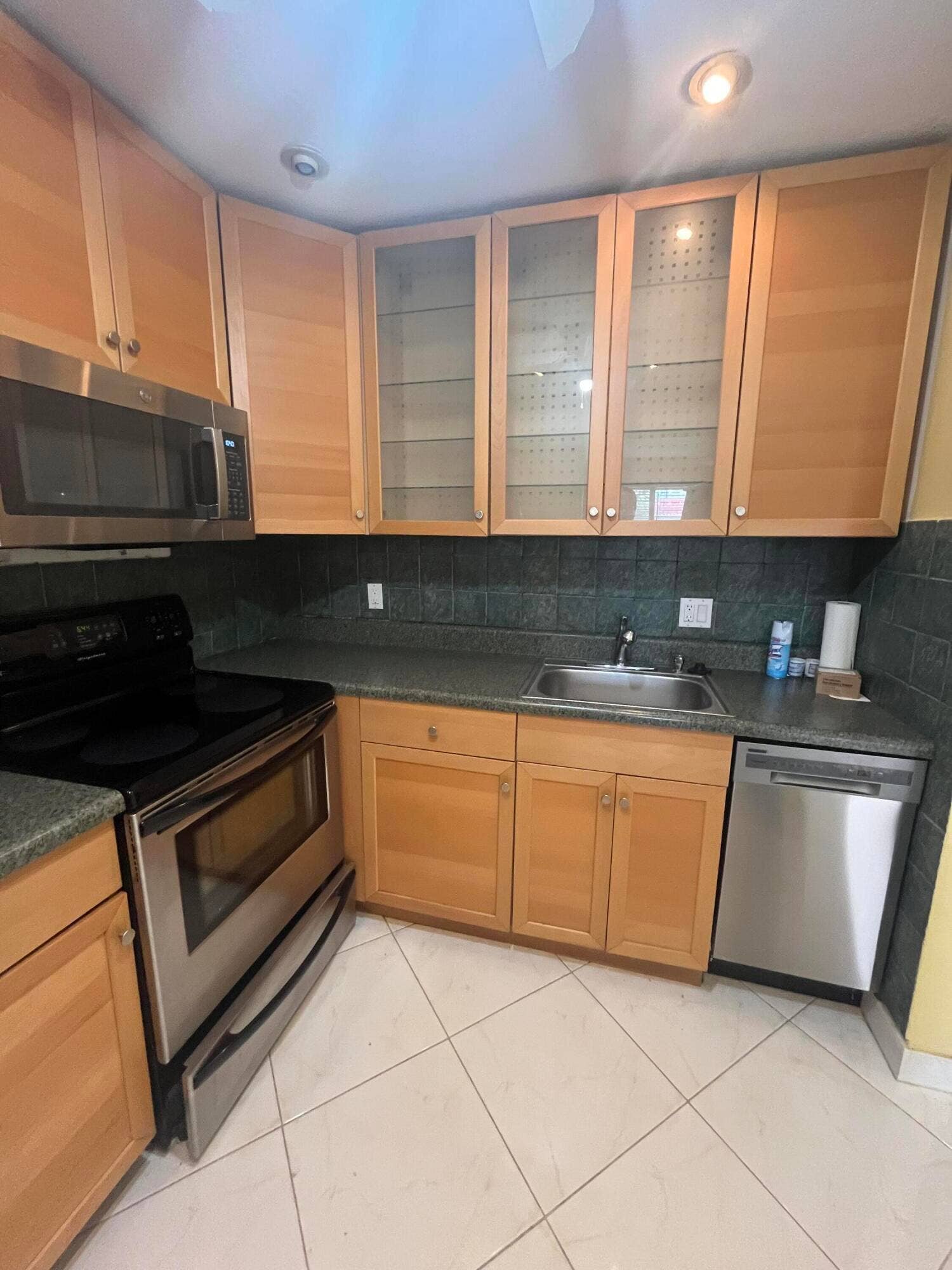 278 SEVILLE L, Delray Beach, FL 33446 kitchen
