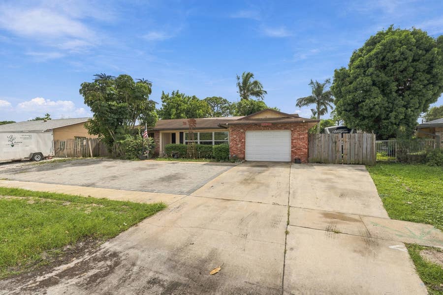 Property photo for 1275 Scottsdale Road S, West Palm Beach, FL