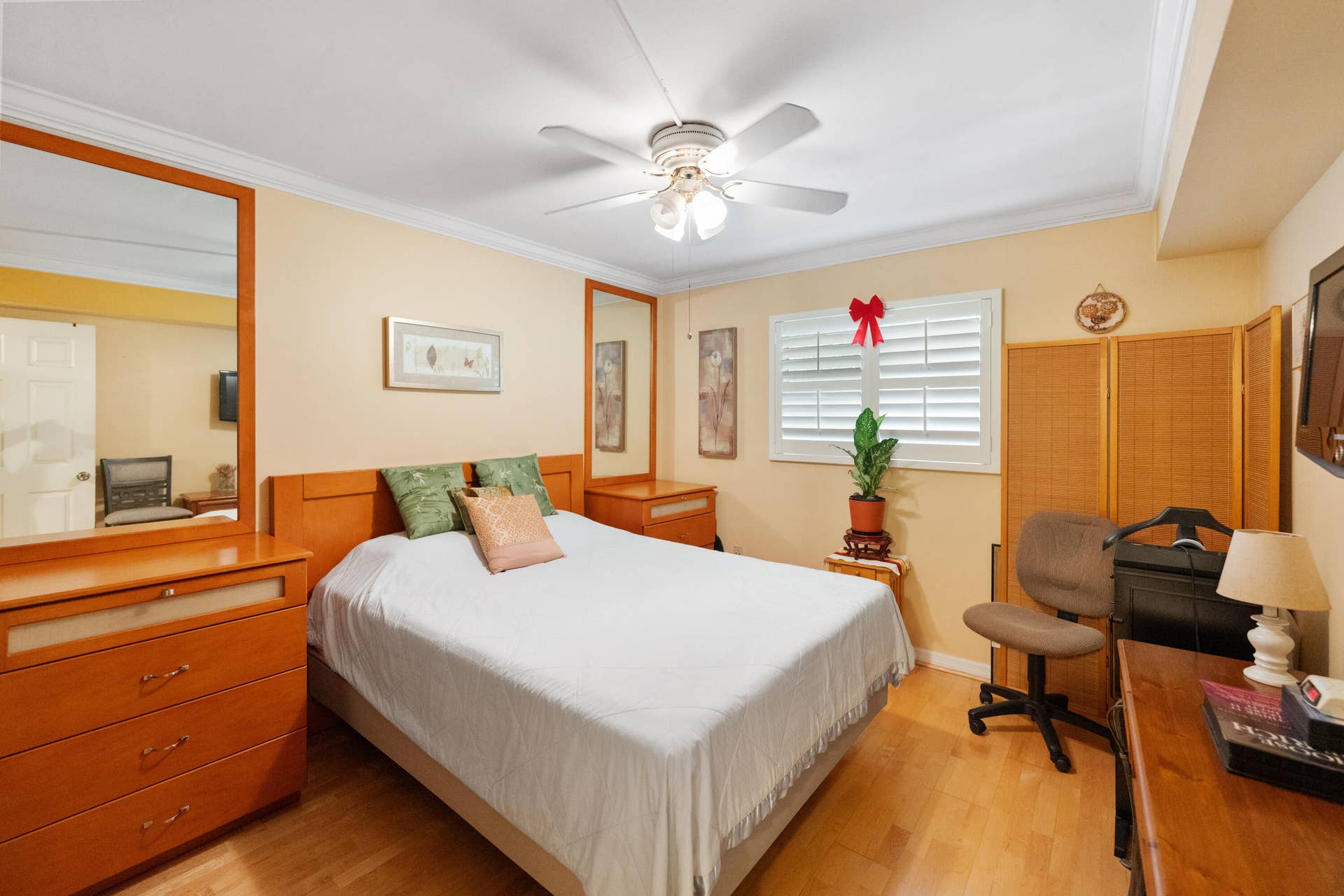 6555 W BROWARD Boulevard, #403, Plantation, FL 33317 Guest room