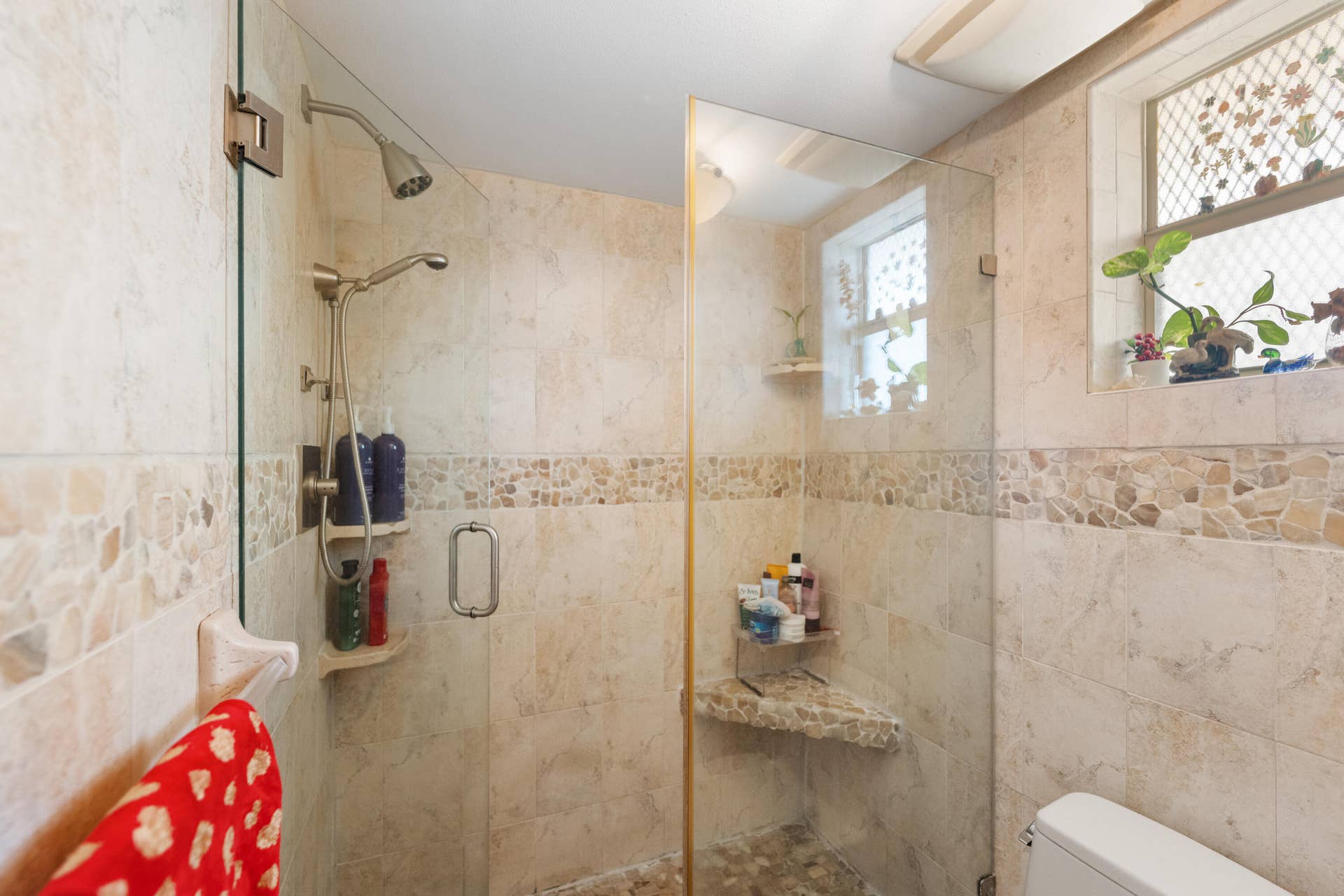 6555 W BROWARD Boulevard, #403, Plantation, FL 33317 Shower room