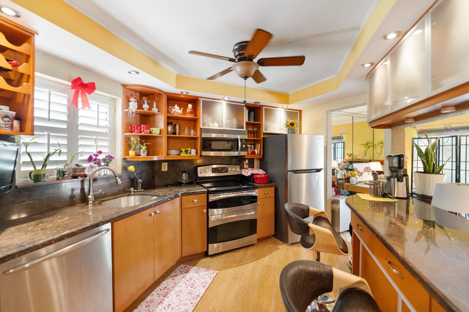 6555 W BROWARD Boulevard, #403, Plantation, FL 33317 Custom build Kitchen