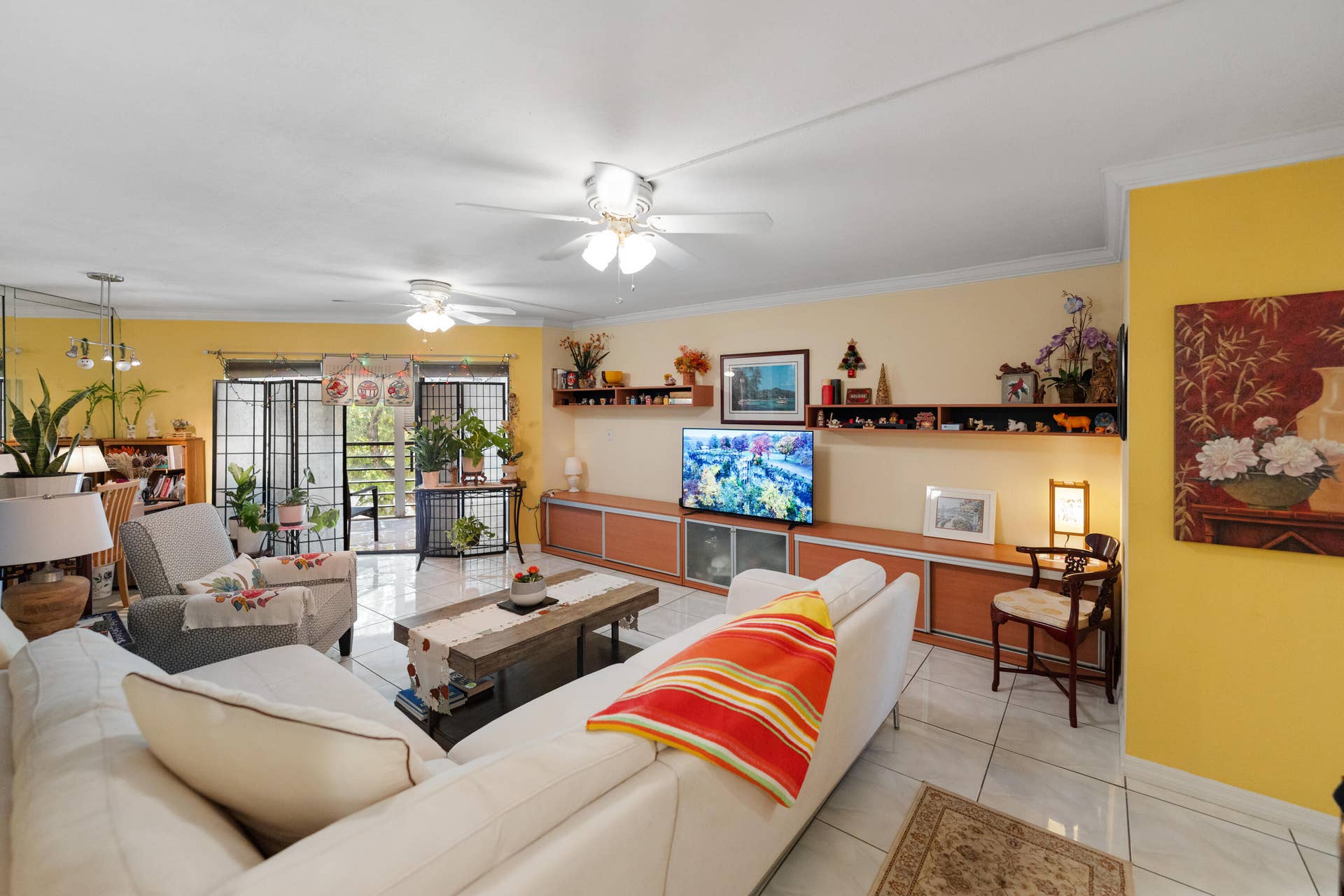 6555 W BROWARD Boulevard, #403, Plantation, FL 33317 Living Room