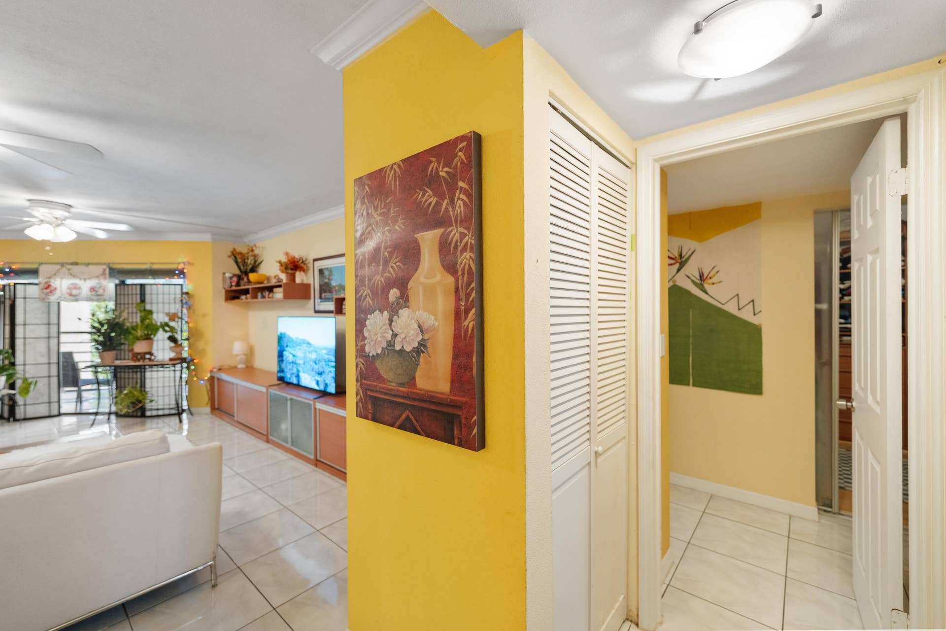 6555 W BROWARD Boulevard, #403, Plantation, FL 33317 Hallway