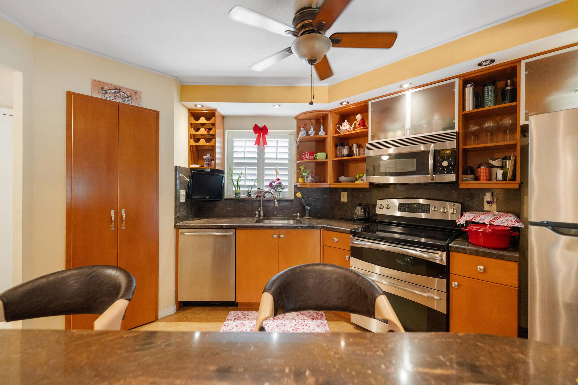 6555 W BROWARD Boulevard, #403, Plantation, FL 33317 Custom build Kitchen