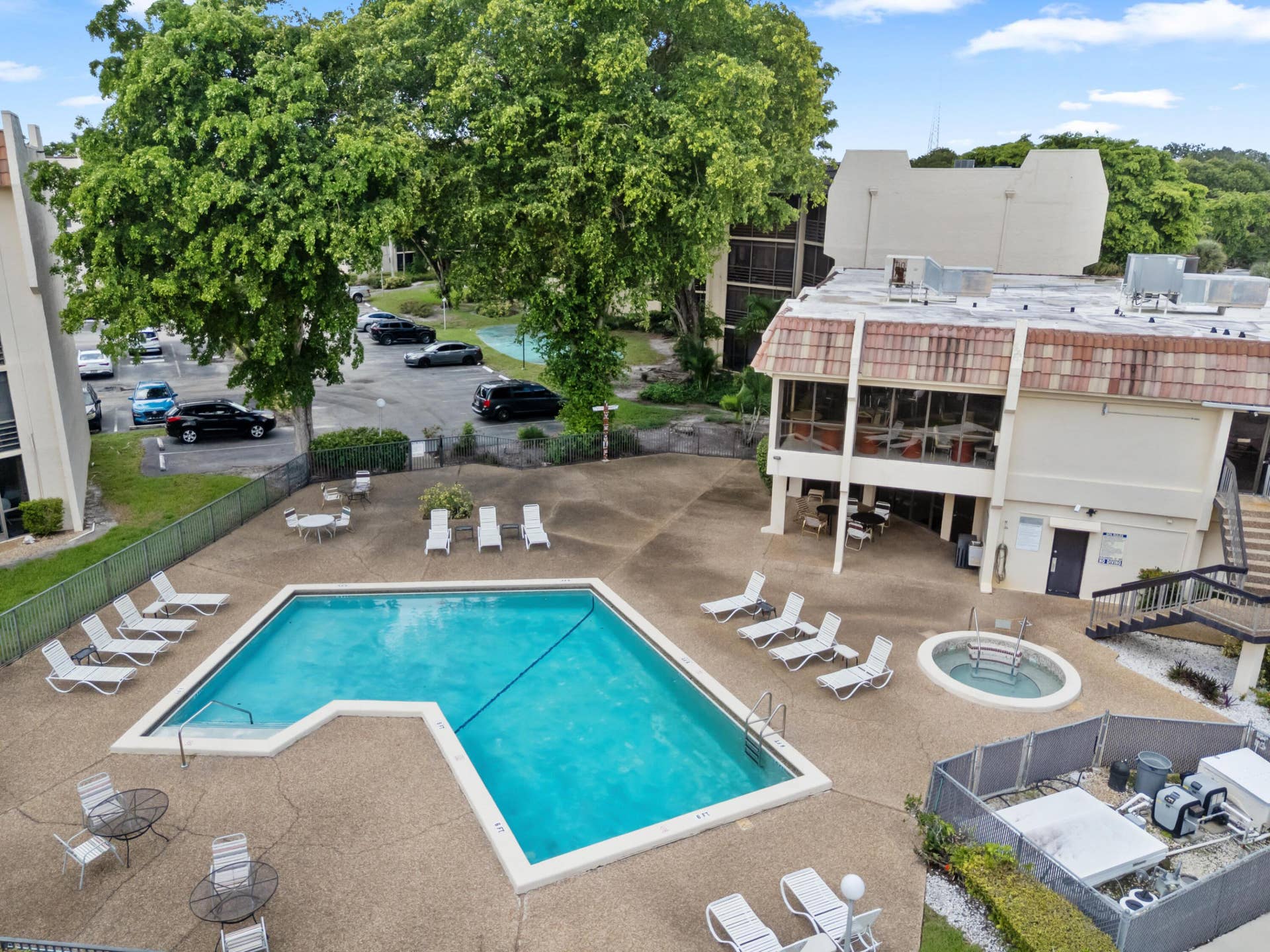 6555 W BROWARD Boulevard, #403, Plantation, FL 33317 Pool