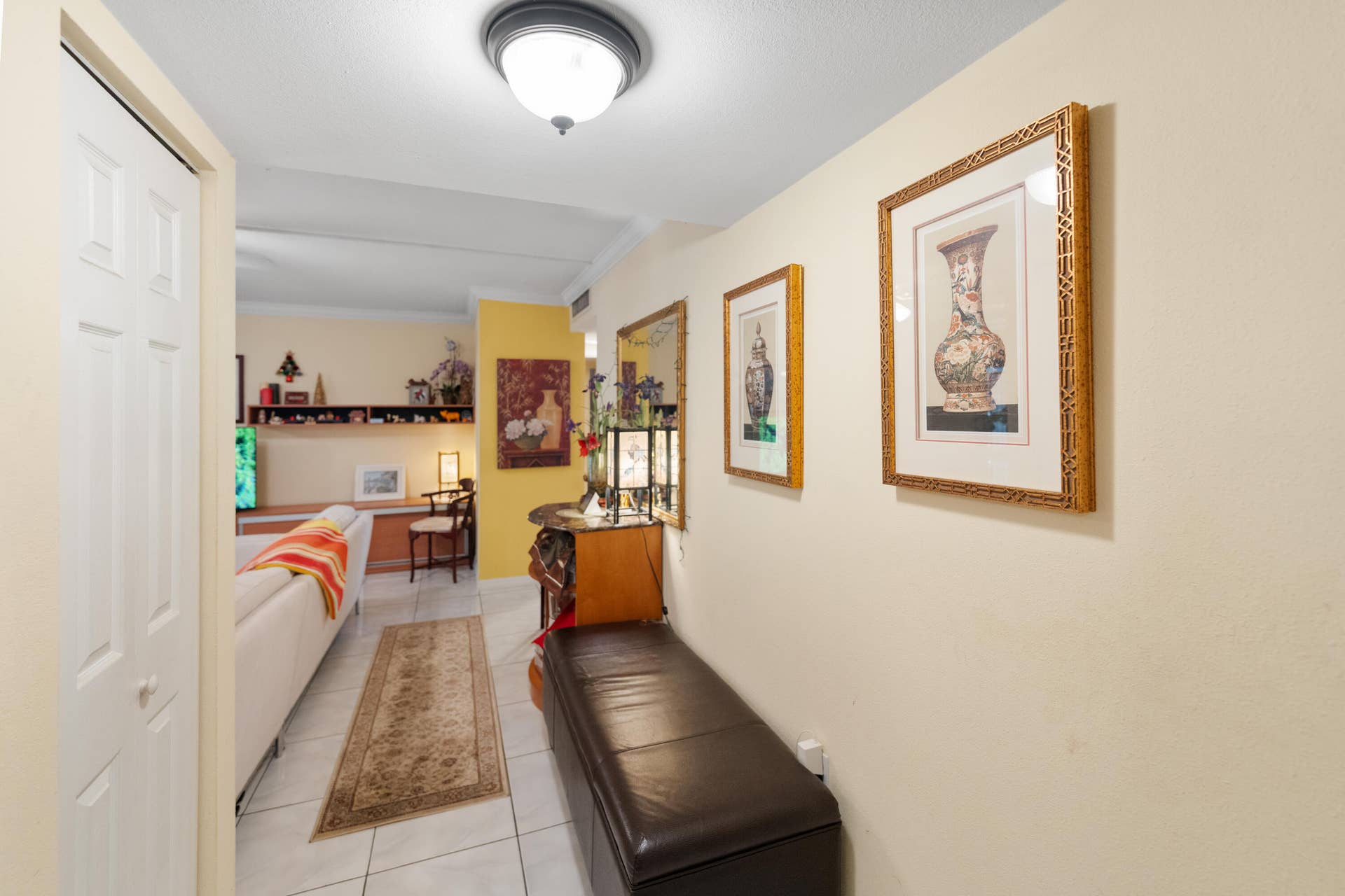 6555 W BROWARD Boulevard, #403, Plantation, FL 33317 Hallway