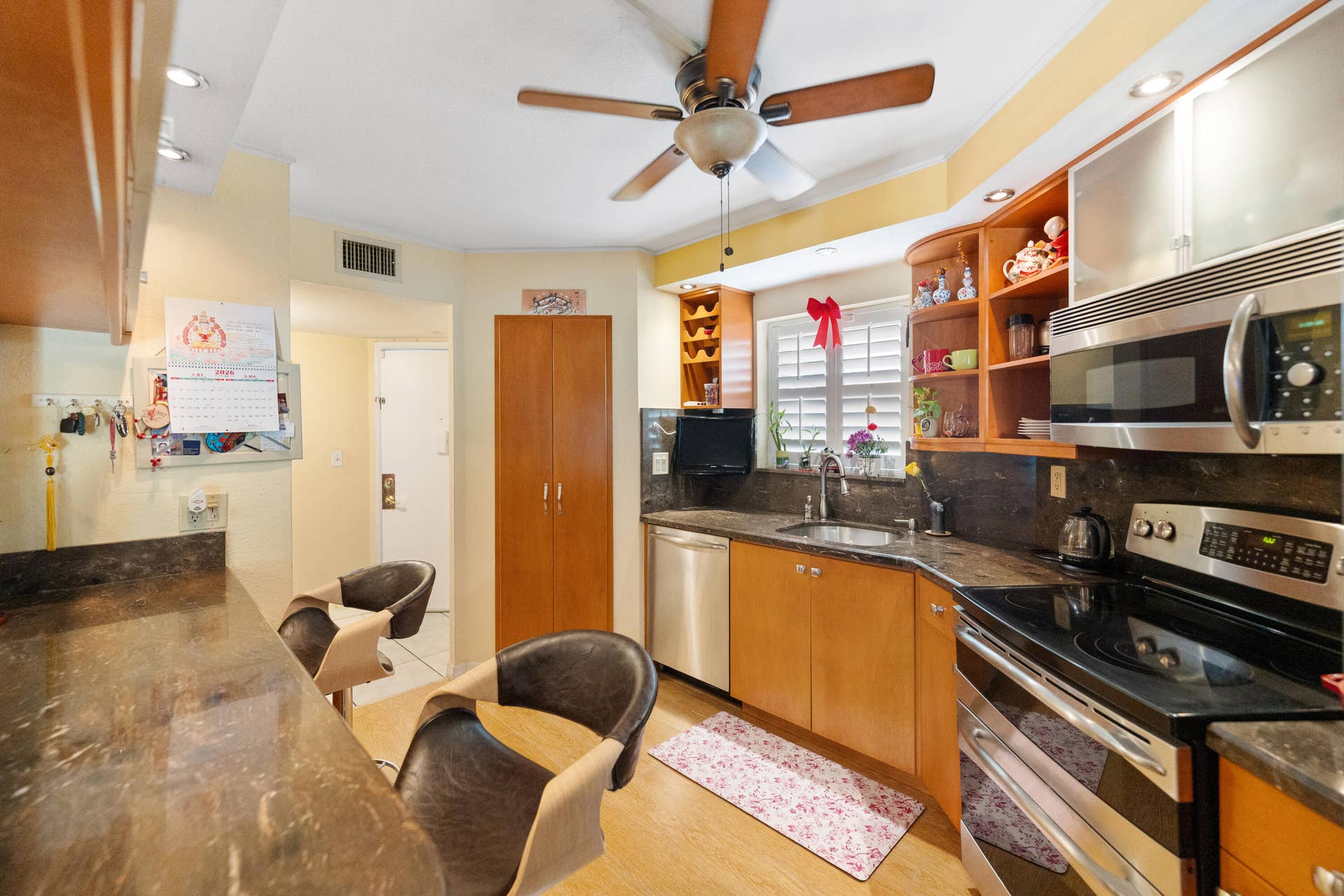6555 W BROWARD Boulevard, #403, Plantation, FL 33317 Custom build kithen