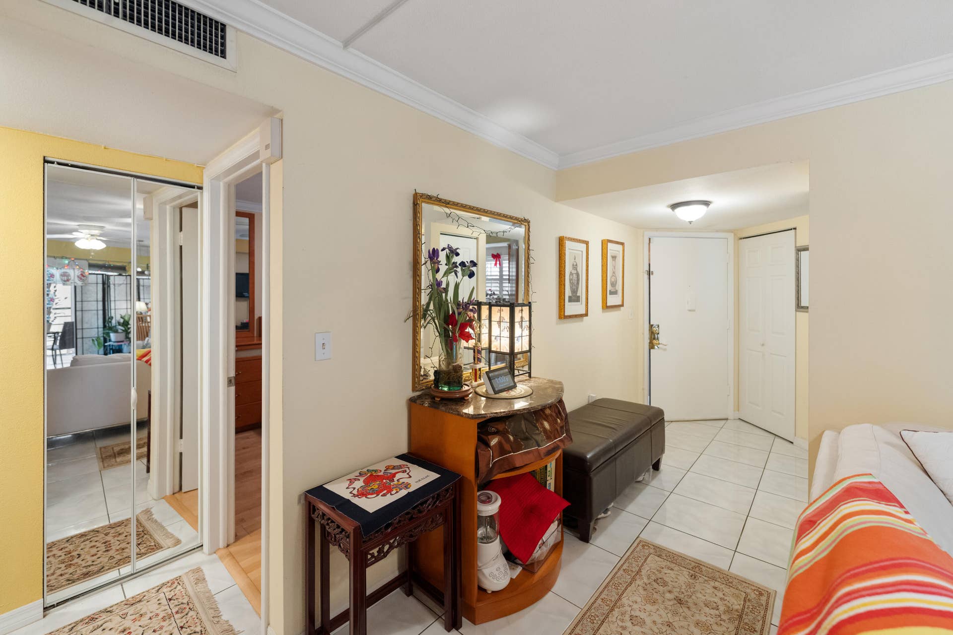 6555 W BROWARD Boulevard, #403, Plantation, FL 33317 Hallway
