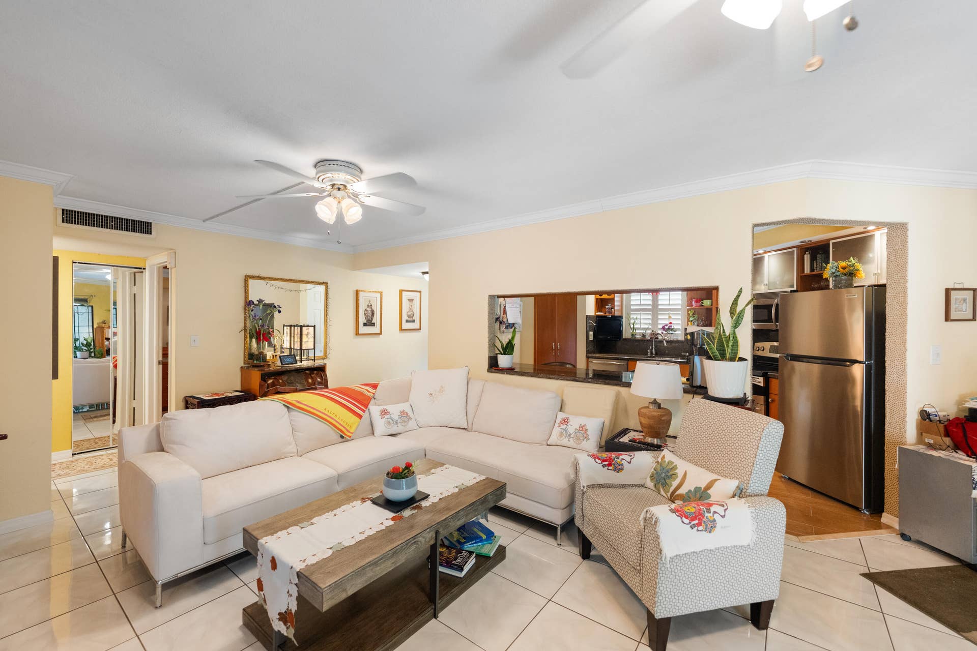 6555 W BROWARD Boulevard, #403, Plantation, FL 33317 Living Room