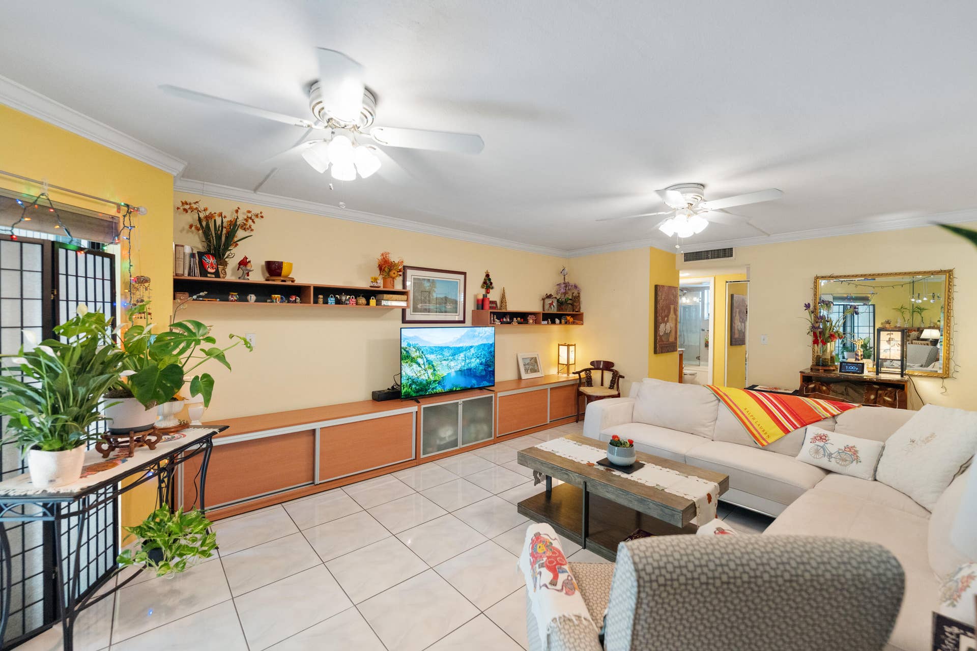 6555 W BROWARD Boulevard, #403, Plantation, FL 33317 Living Room