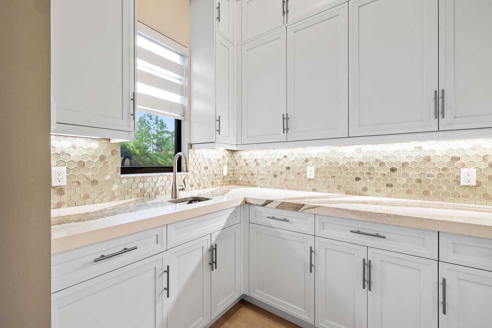 19743 SE Gallberry Drive, Jupiter, FL 33458 Butlers Pantry