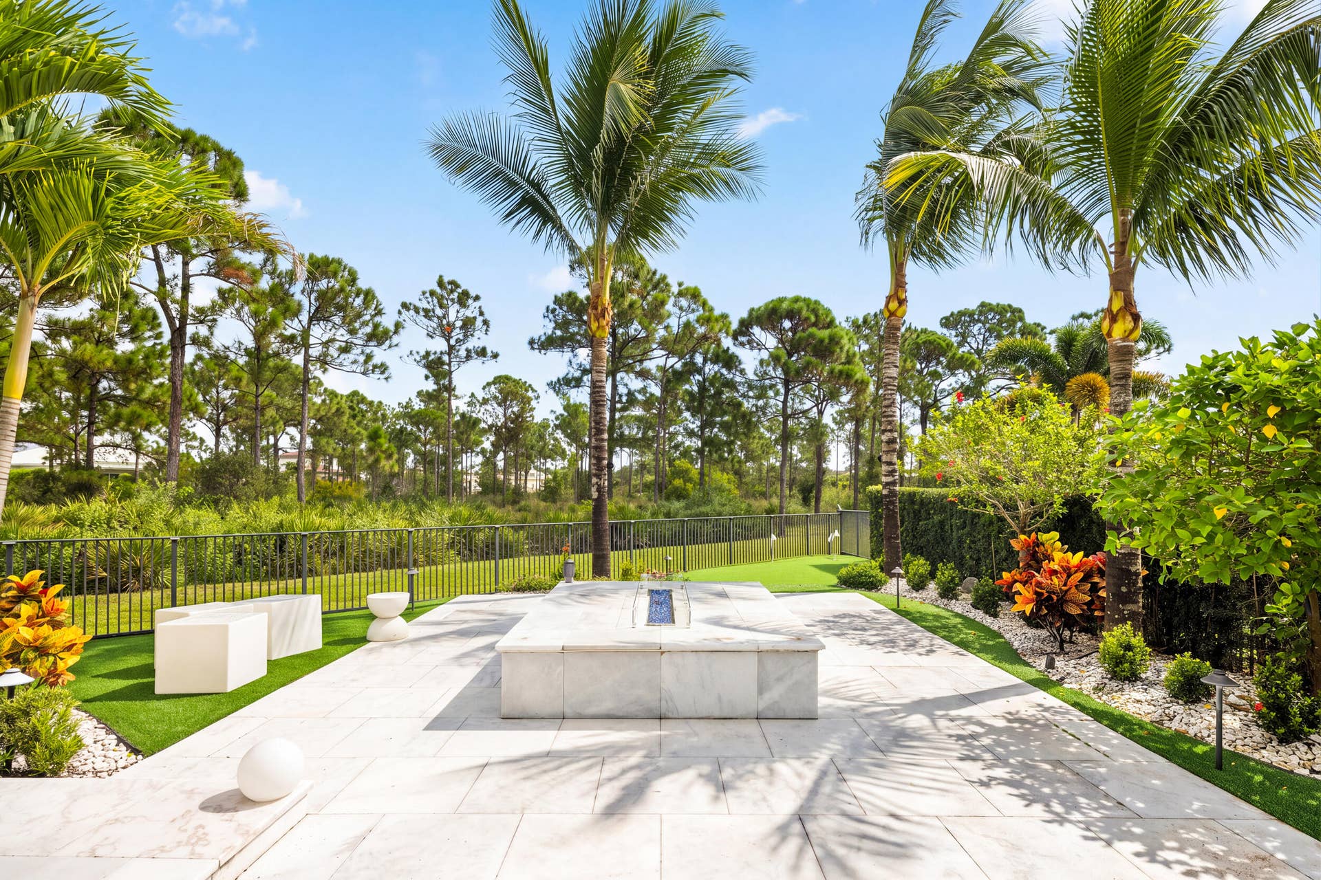 19743 SE Gallberry Drive, Jupiter, FL 33458 Fire Pit