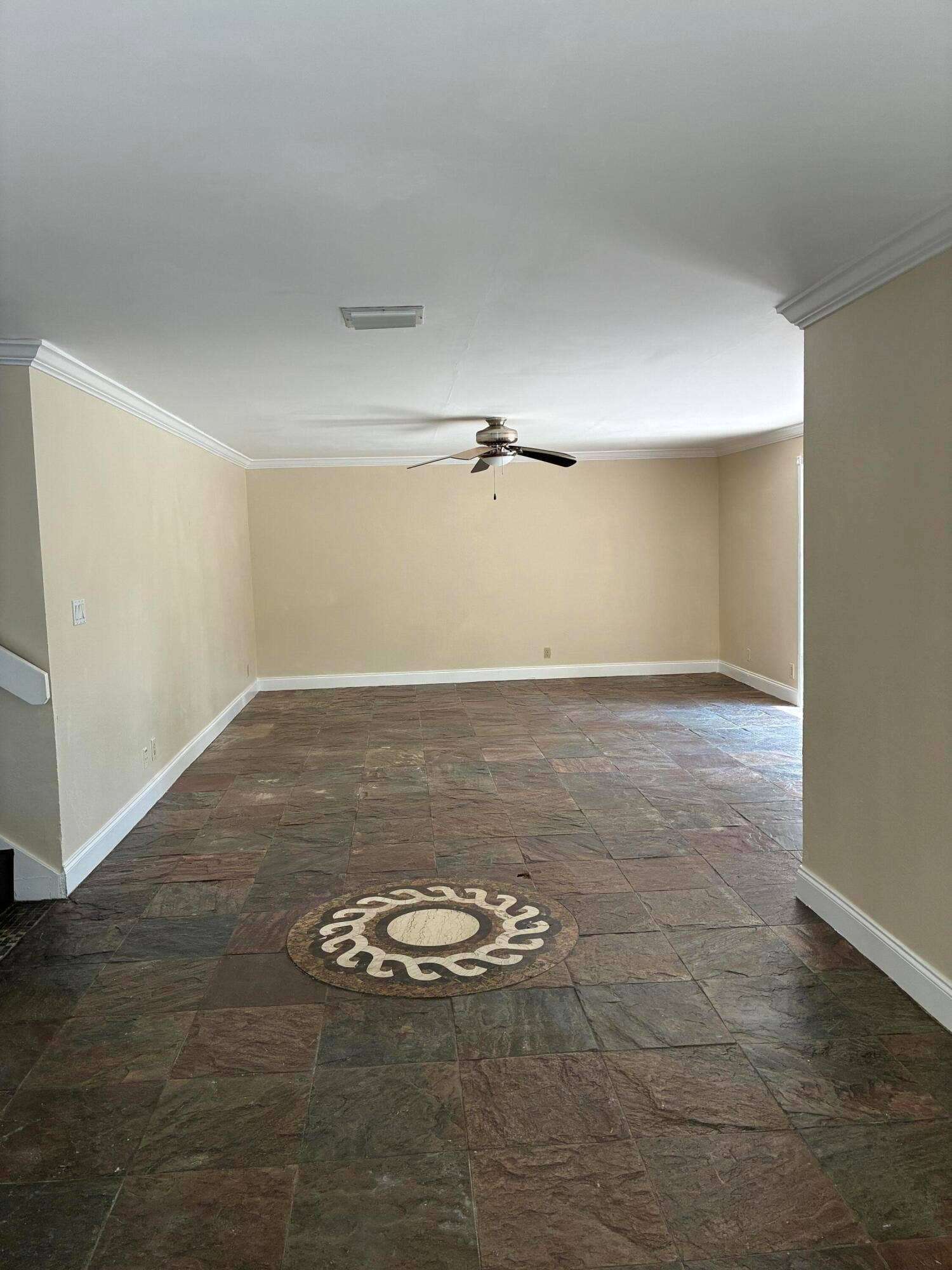 11560 NW 23RD Street NW, #E, Coral Springs, FL 33065 huge size family room