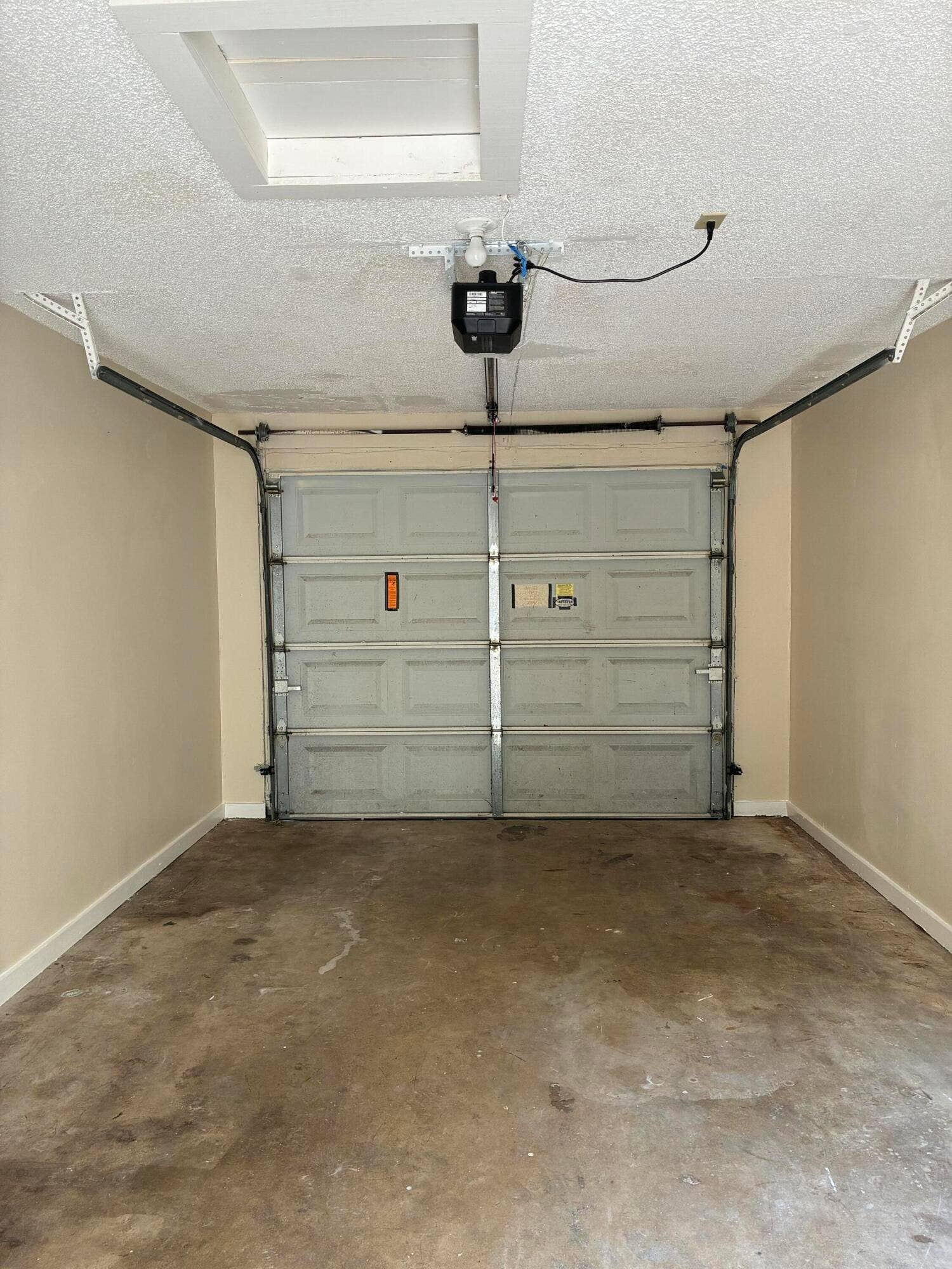 11560 NW 23RD Street NW, #E, Coral Springs, FL 33065 Garage