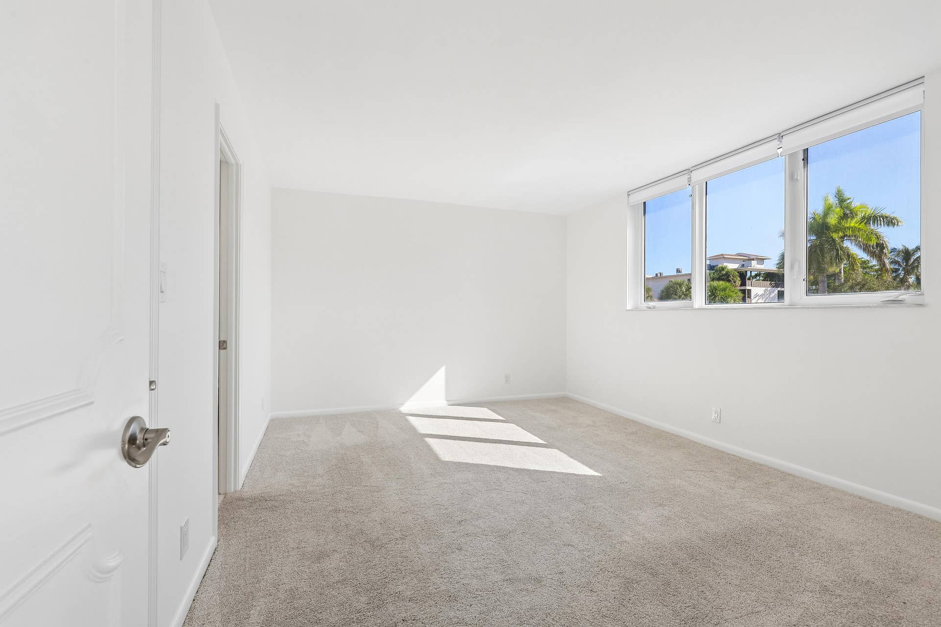 711 N Birch Road, #204, Fort Lauderdale, FL 33304 Shades up bright Eastern light.