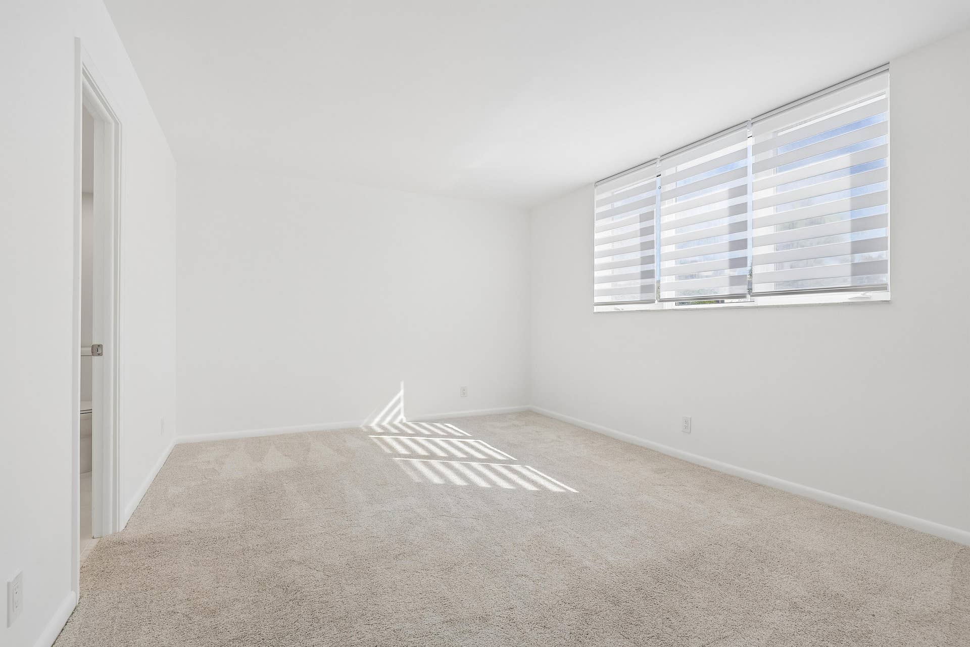 711 N Birch Road, #204, Fort Lauderdale, FL 33304 Facing East with en-suite bathroom and huge walk-in closet.