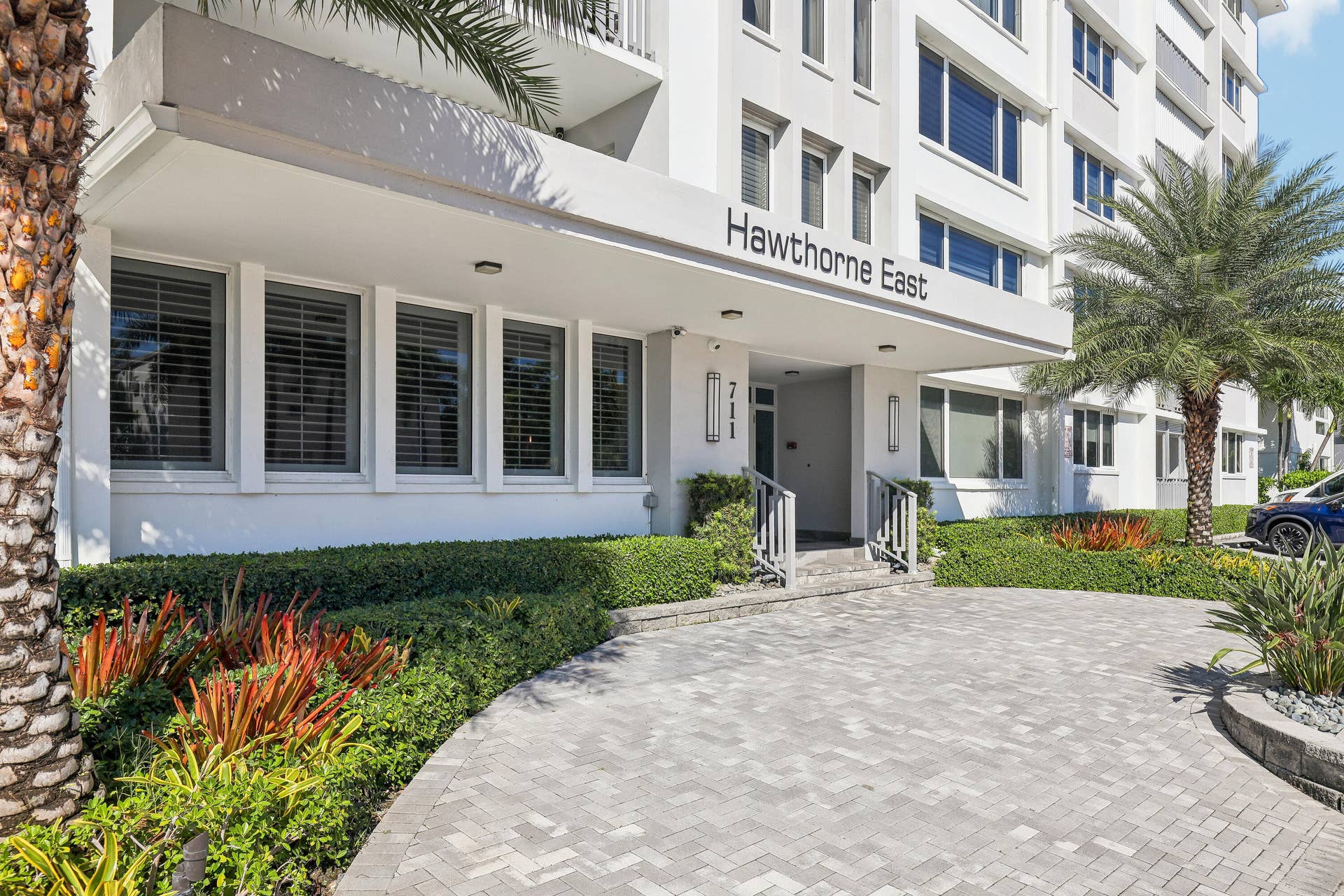 711 N Birch Road, #204, Fort Lauderdale, FL 33304 Secure building enter with fob only. Outdoor security cameras also on site.