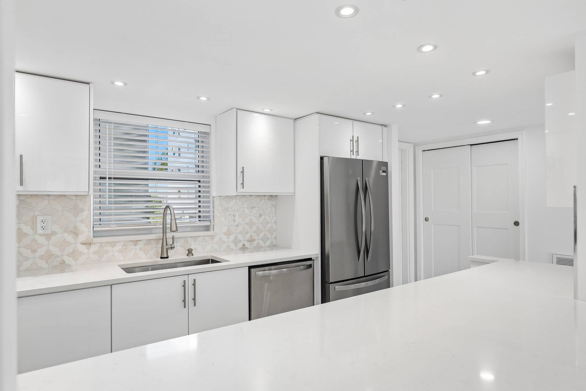 711 N Birch Road, #204, Fort Lauderdale, FL 33304 Quartz counter tops