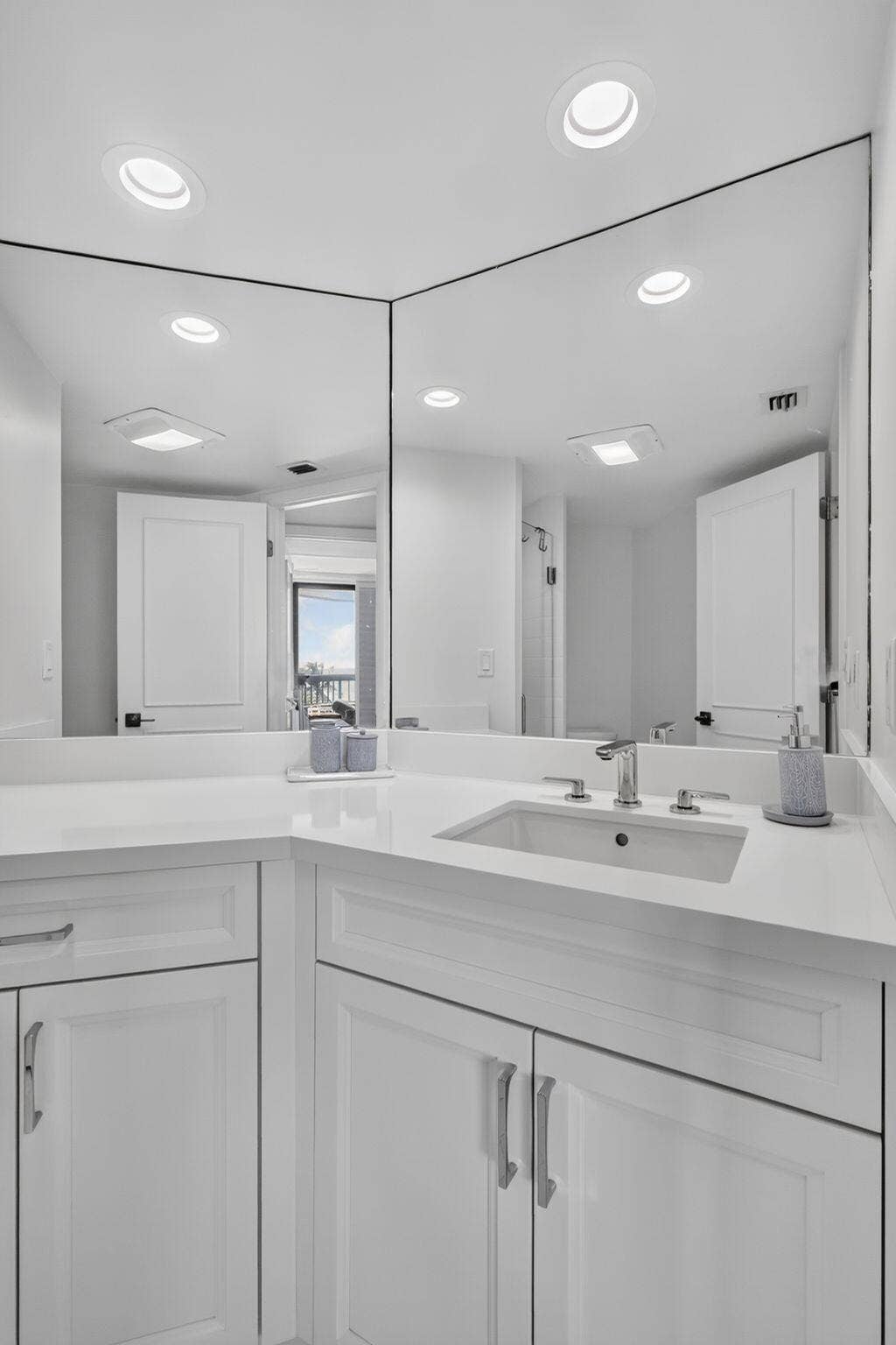 120 S Ocean Boulevard, #4A, Delray Beach, Delray Beach, FL 33483 35-web-or-mls-001__14A8200